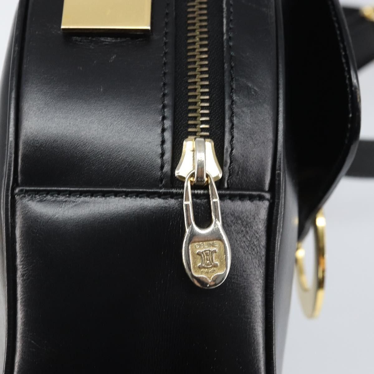 Celine Celine Circle Logo Shoulder Bag Leather Size ONE SIZE - 17 Thumbnail