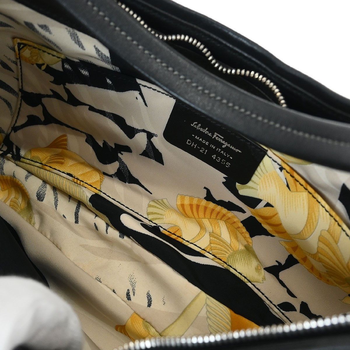 Salvatore Ferragamo Salvatore Ferragamo Vara Bow Hobo Leather Size ONE SIZE - 3 Thumbnail