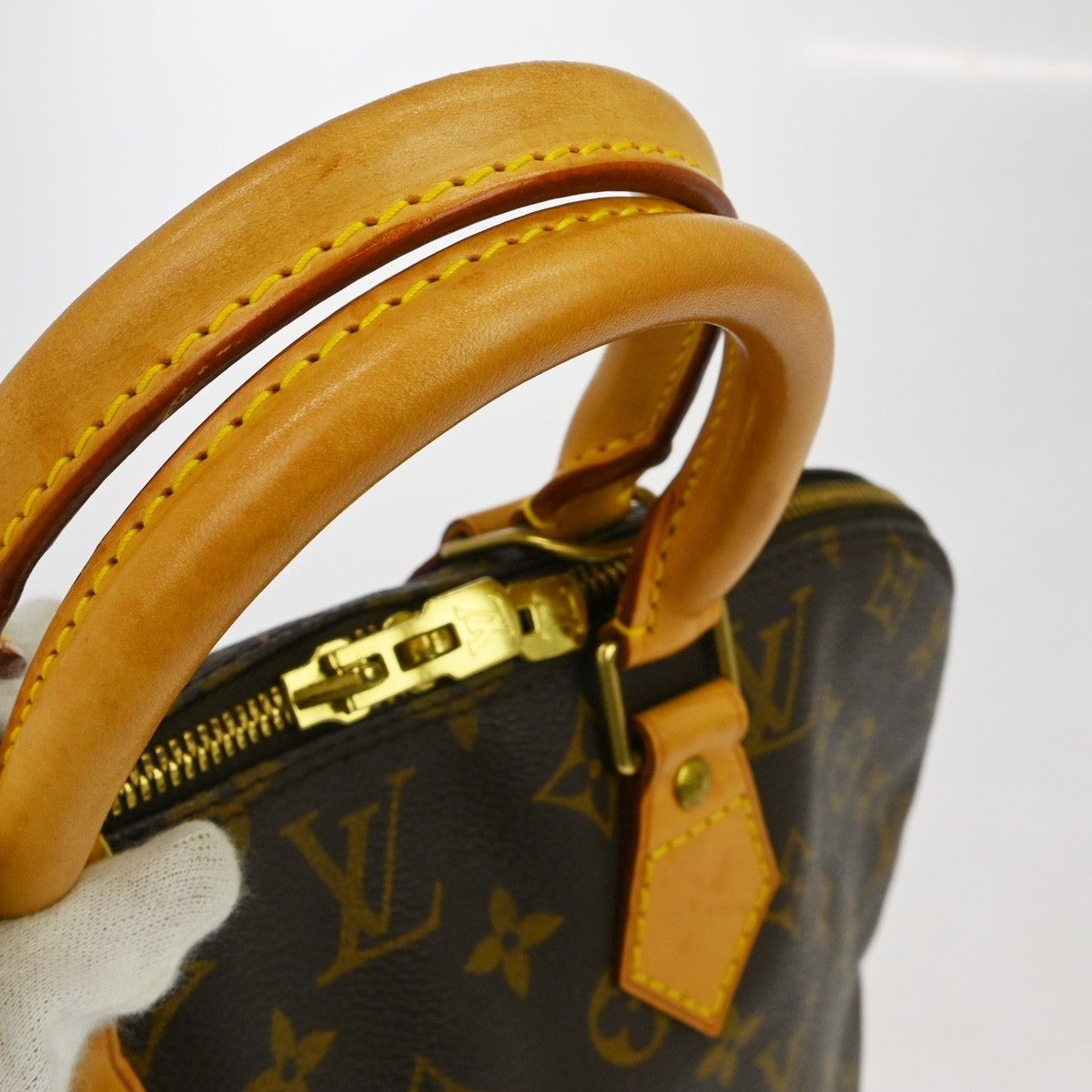 Louis Vuitton Louis Vuitton Alma Handbag Monogram Canvas Size ONE SIZE - 6 Thumbnail