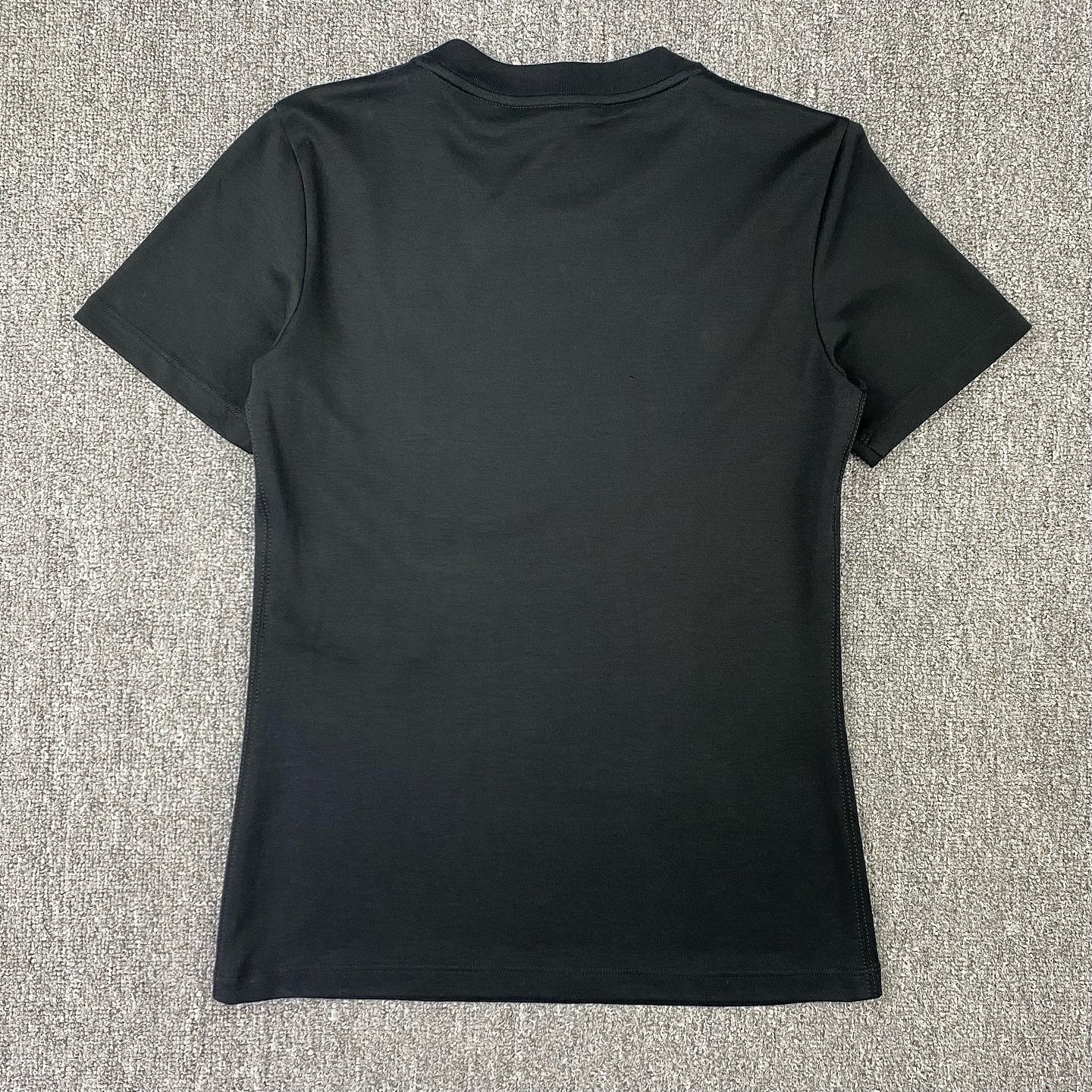 Louis Vuitton Louis Vuitton Circular Logo Graphic T-Shirt Size XS Size XS / US 0-2 / IT 36-38 - 2 Thumbnail