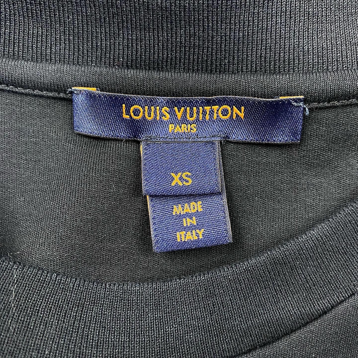 Louis Vuitton Louis Vuitton Circular Logo Graphic T-Shirt Size XS Size XS / US 0-2 / IT 36-38 - 3 Thumbnail