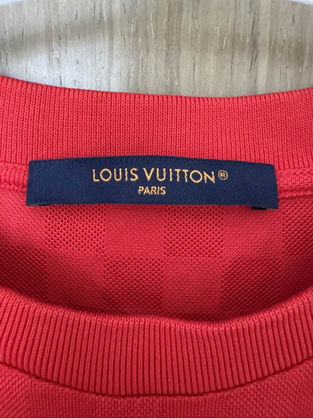Louis Vuitton Louis Vuitton LV Logo Patch T-Shirt Red US S Size US S / EU 44-46 / 1 - 3 Thumbnail