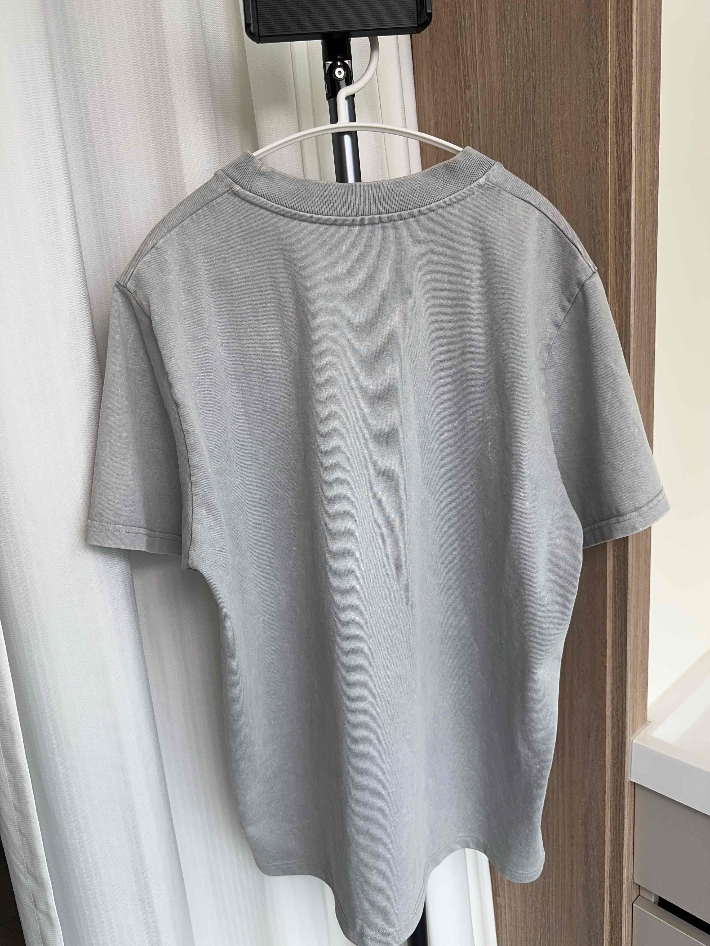 Louis Vuitton Louis Vuitton Logo Print T-Shirt Size M Size M / US 6-8 / IT 42-44 - 2 Thumbnail