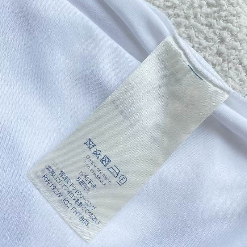 Louis Vuitton Louis Vuitton Badge Short Sleeve T-Shirt Size M Size US M / EU 48-50 / 2 - 4 Thumbnail