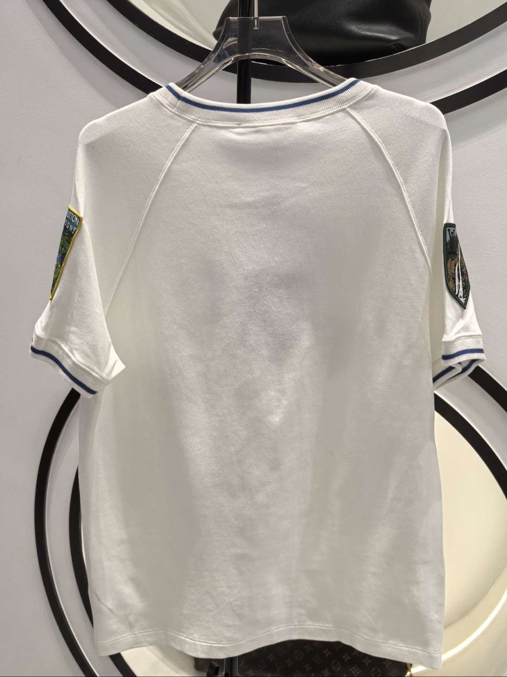 Louis Vuitton Louis Vuitton Alpine Patch T-Shirt Size S Size US S / EU 44-46 / 1 - 2 Thumbnail