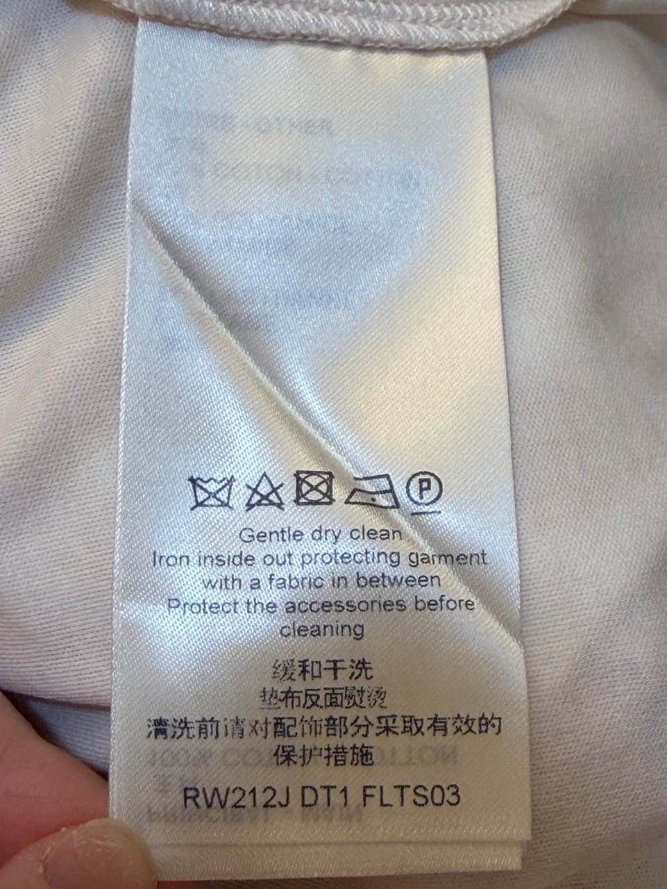 Louis Vuitton Louis Vuitton Monogram Gradient T-Shirt Size L Size L / US 10 / IT 46 - 4 Thumbnail