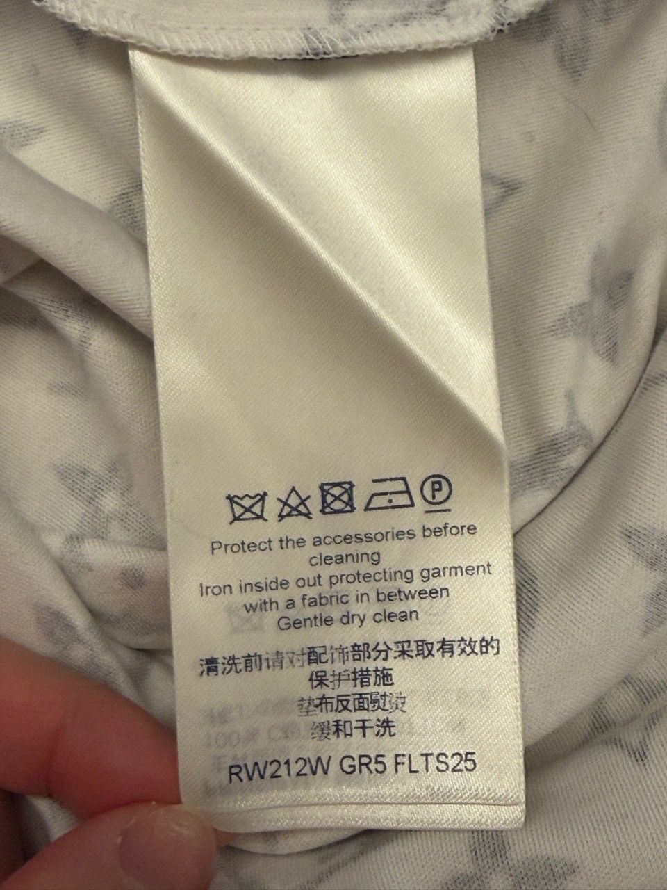 Louis Vuitton Louis Vuitton Monogram Print T-Shirt Size XL Size XL / US 12-14 / IT 48-50 - 4 Thumbnail