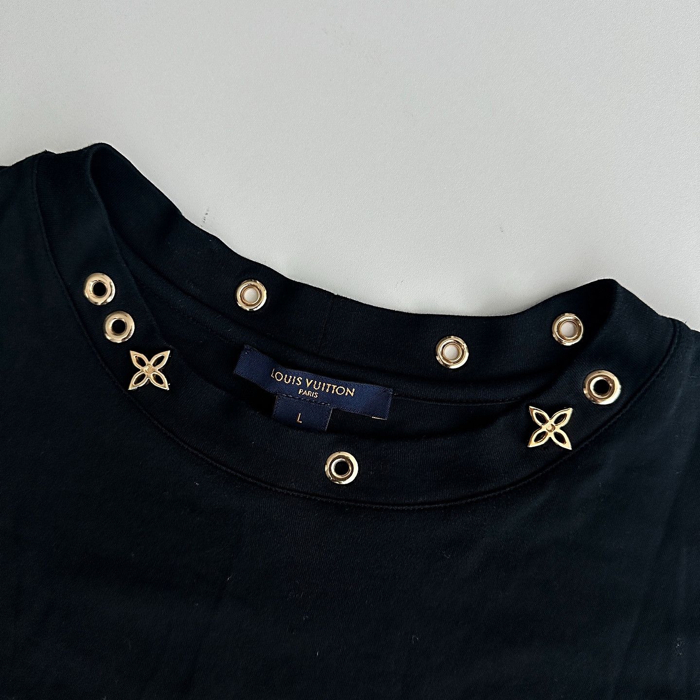 Louis Vuitton Louis Vuitton Monogram Grommet T-Shirt Size L Size L / US 10 / IT 46 - 5 Thumbnail