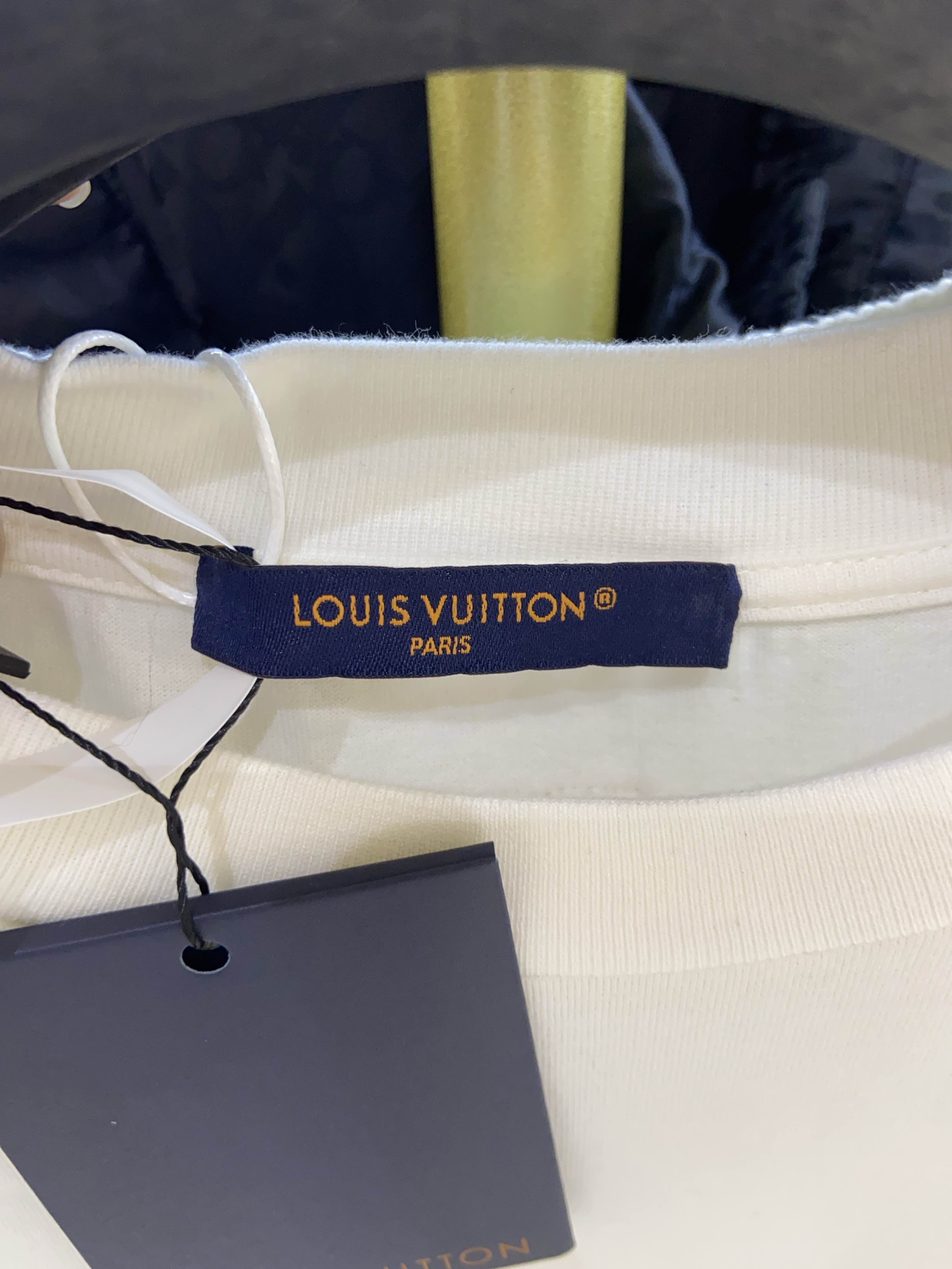 Louis Vuitton Louis Vuitton Embroidered Script Logo T-Shirt Size L Size US L / EU 52-54 / 3 - 3 Thumbnail