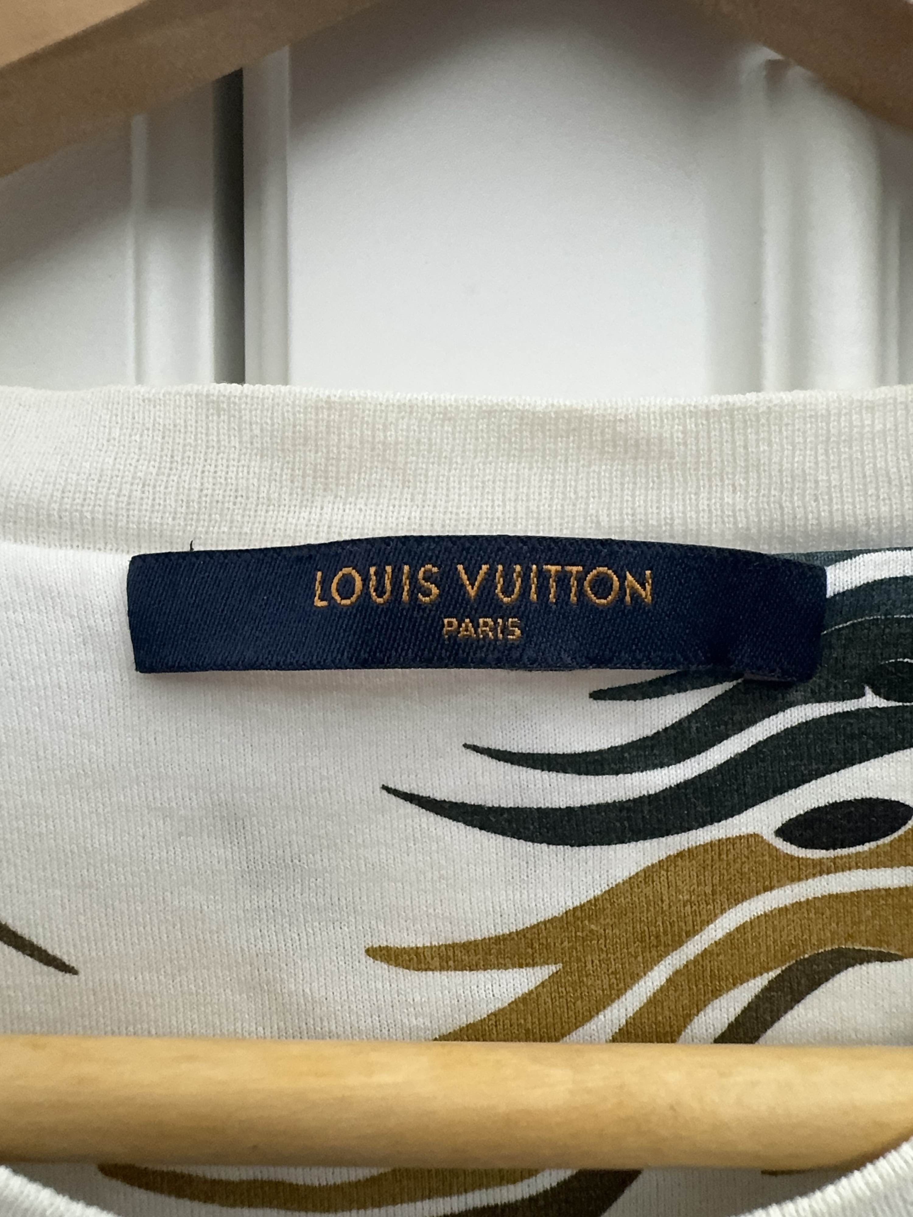Louis Vuitton Louis Vuitton Floral Print T-Shirt Size S Size US S / EU 44-46 / 1 - 3 Thumbnail