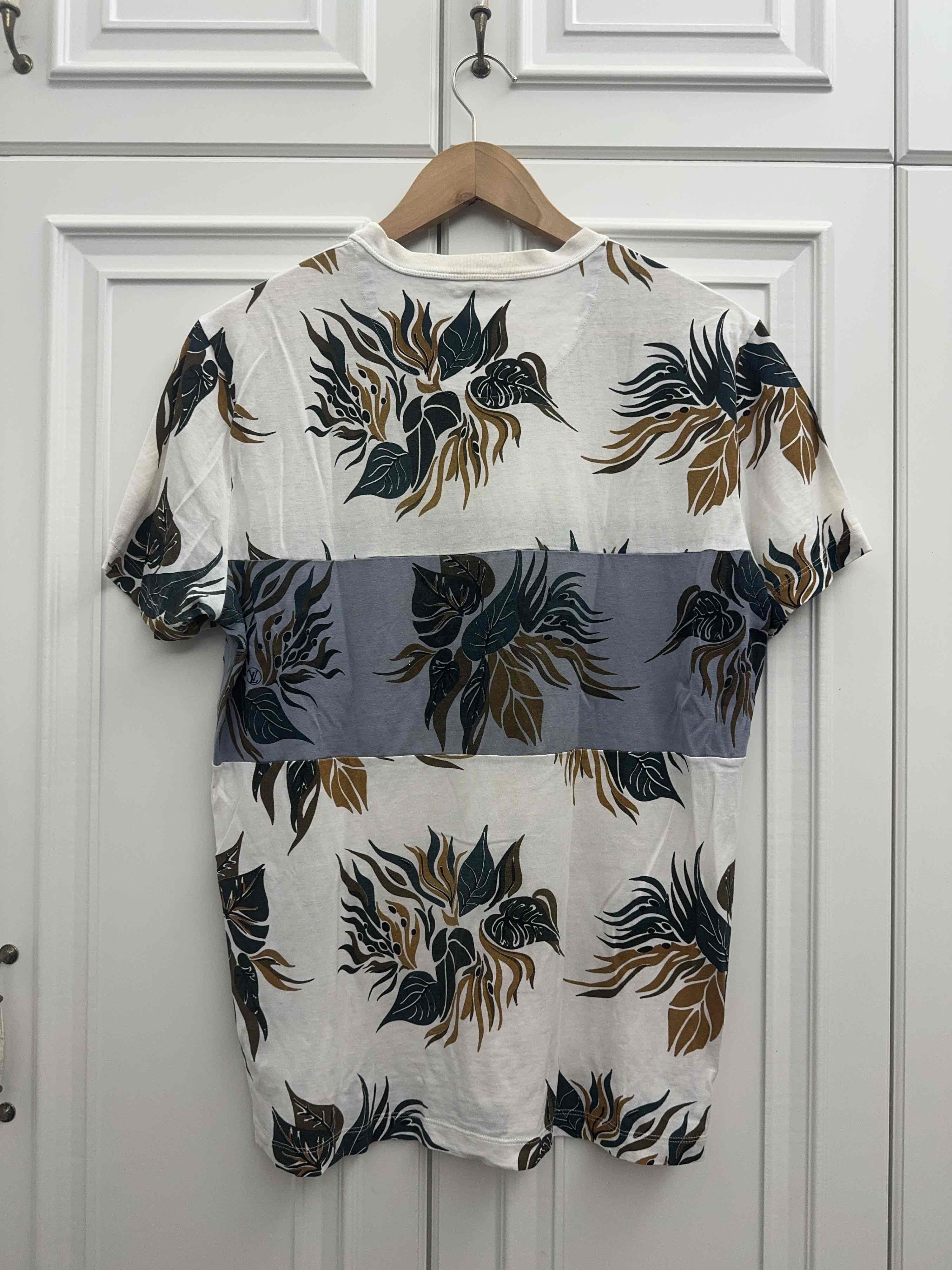 Louis Vuitton Louis Vuitton Floral Print T-Shirt Size S Size US S / EU 44-46 / 1 - 2 Thumbnail