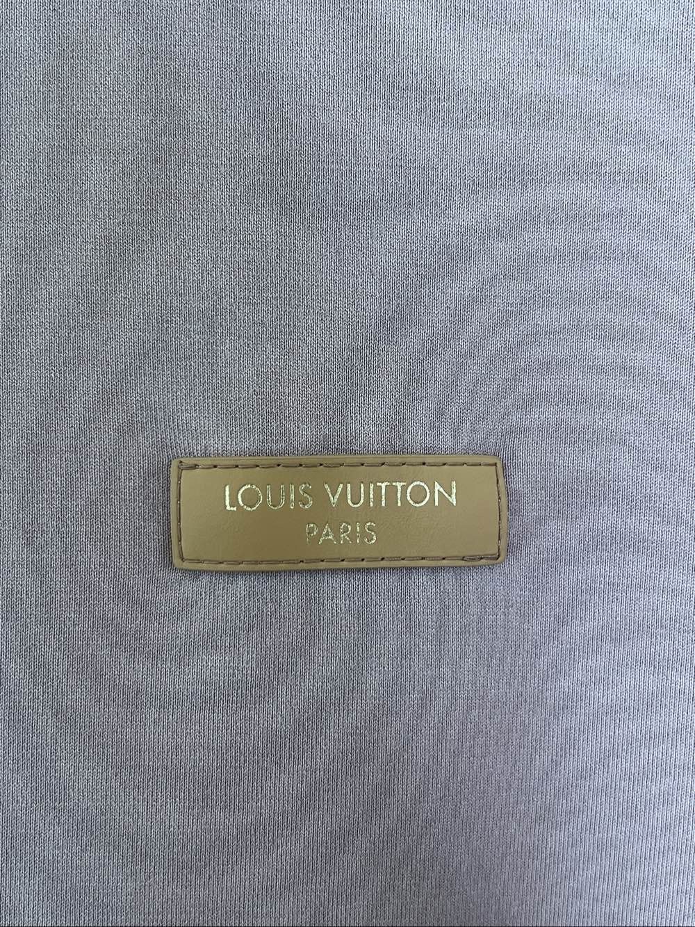 Louis Vuitton Louis Vuitton Logo Patch T-Shirt Size L Size US L / EU 52-54 / 3 - 5 Thumbnail