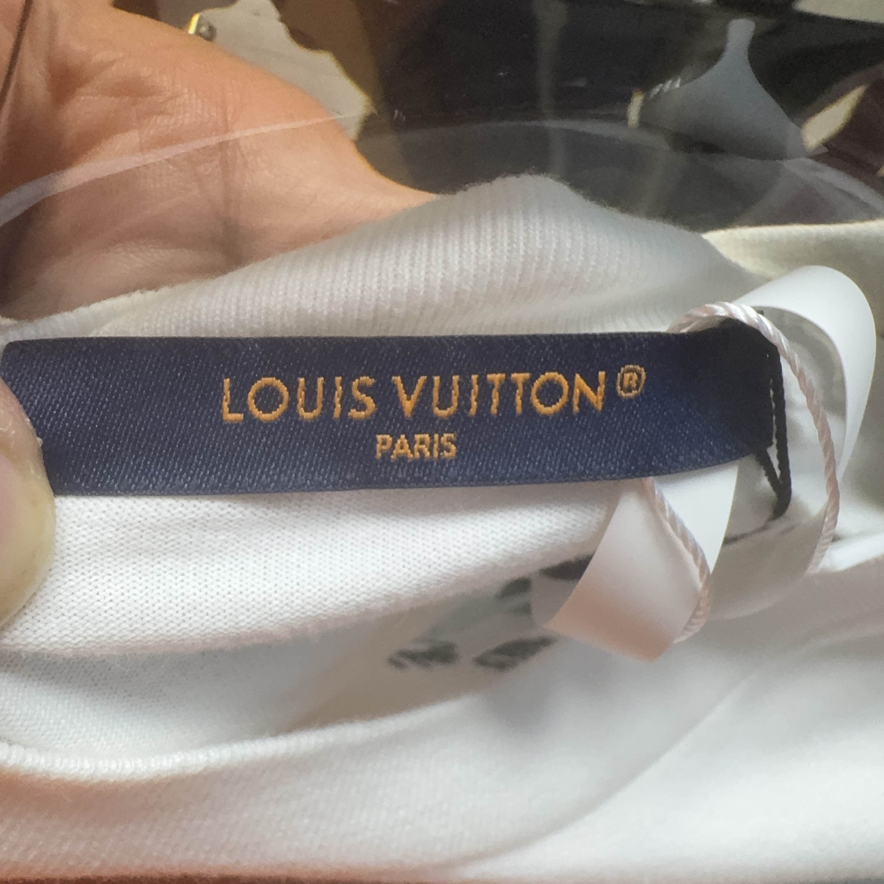 Louis Vuitton Louis Vuitton Graphic Print T-Shirt Size S Size US S / EU 44-46 / 1 - 3 Thumbnail