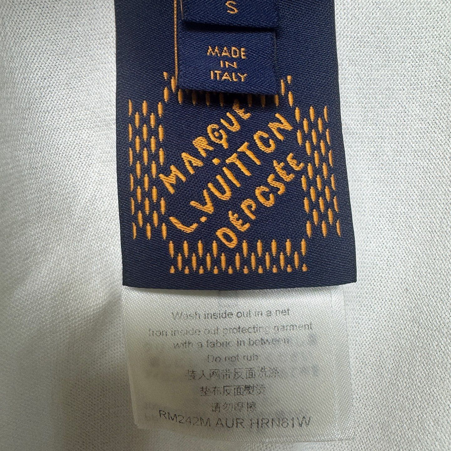 Louis Vuitton Louis Vuitton Graphic Print T-Shirt Size S Size US S / EU 44-46 / 1 - 4 Thumbnail