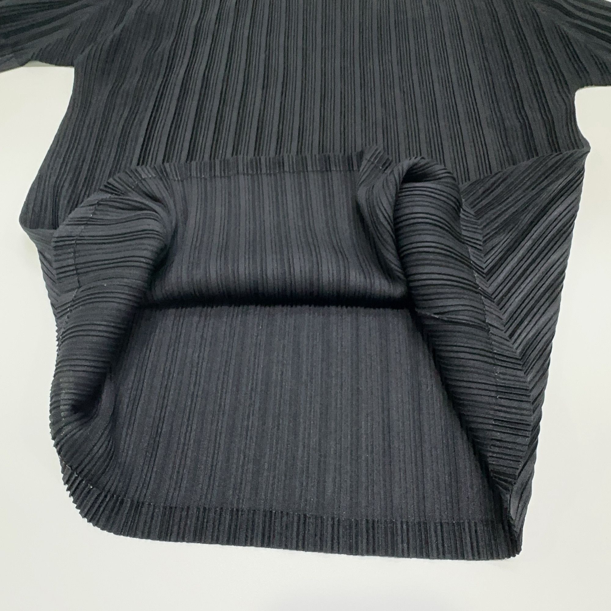 Issey Miyake Pleats Please Issey Miyake Black Pleated Long Sleeve Top 3 Size L / US 10 / IT 46 - 7 Thumbnail
