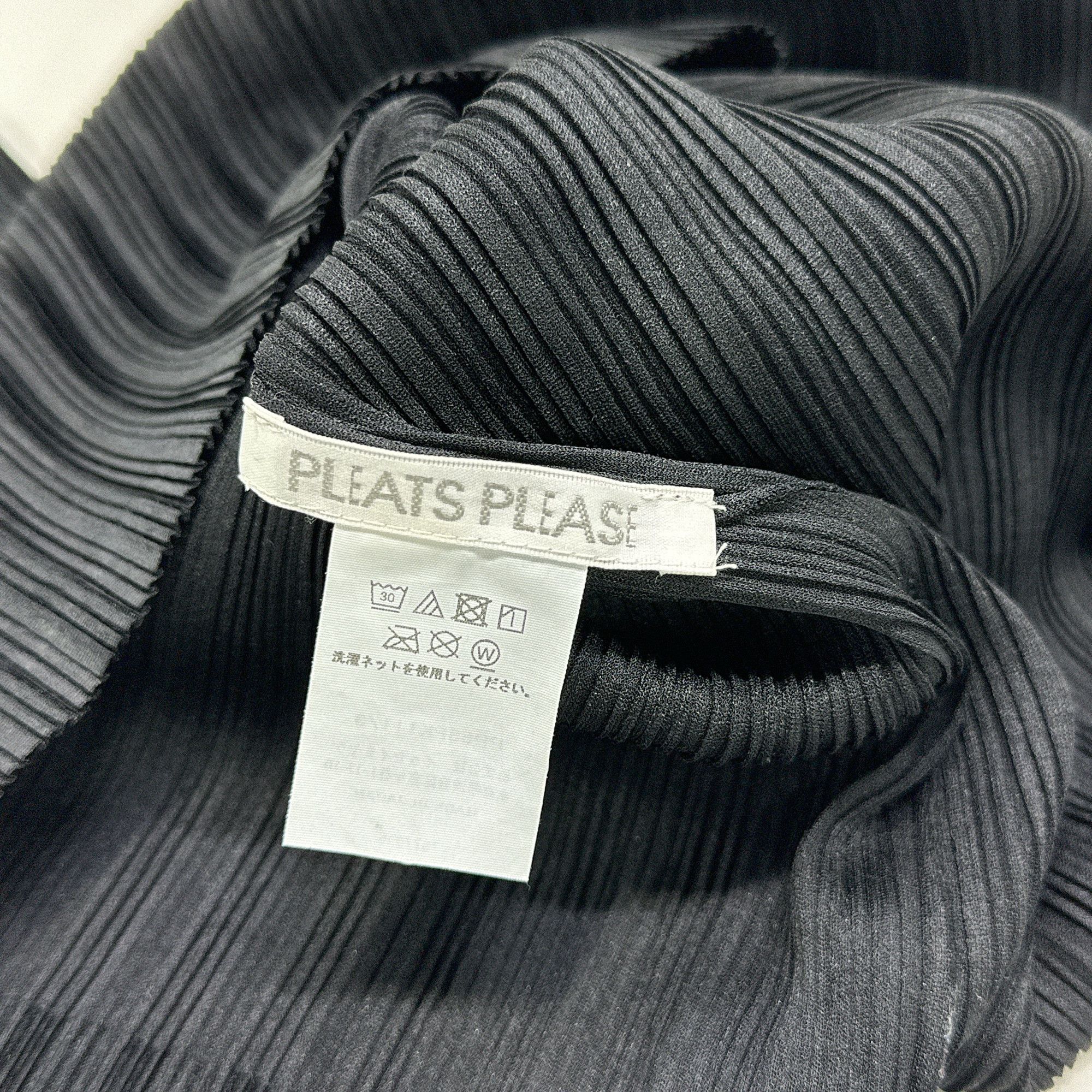 Issey Miyake Pleats Please Issey Miyake Black Pleated Long Sleeve Top 3 Size L / US 10 / IT 46 - 3 Thumbnail
