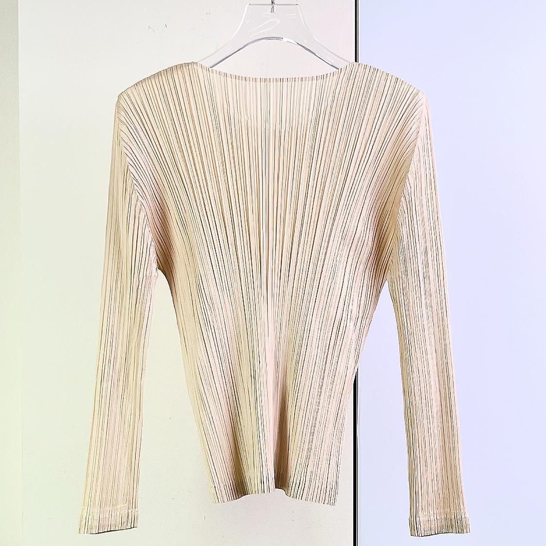 Pleats Please Issey Miyake PLEATS PLEASE ISSEY MIYAKE Beige Pleated Top Size M Size M / US 6-8 / IT 42-44 - 2 Thumbnail