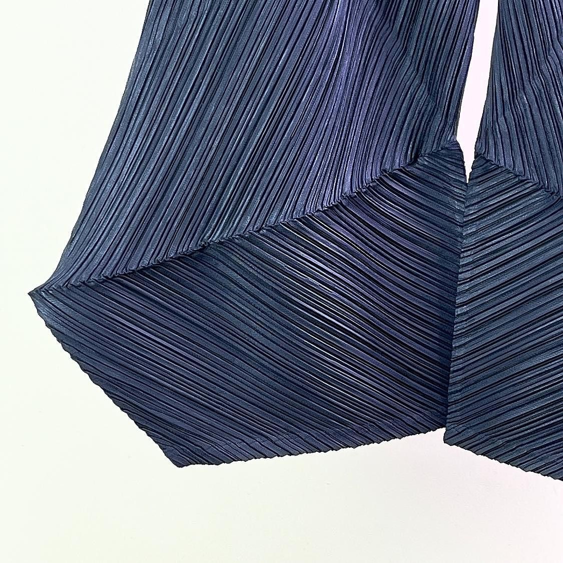 Pleats Please Issey Miyake PLEATS PLEASE ISSEY MIYAKE Pleated Wide Leg Pants Size 3 Size 28" / US 6 / IT 42 - 3 Thumbnail
