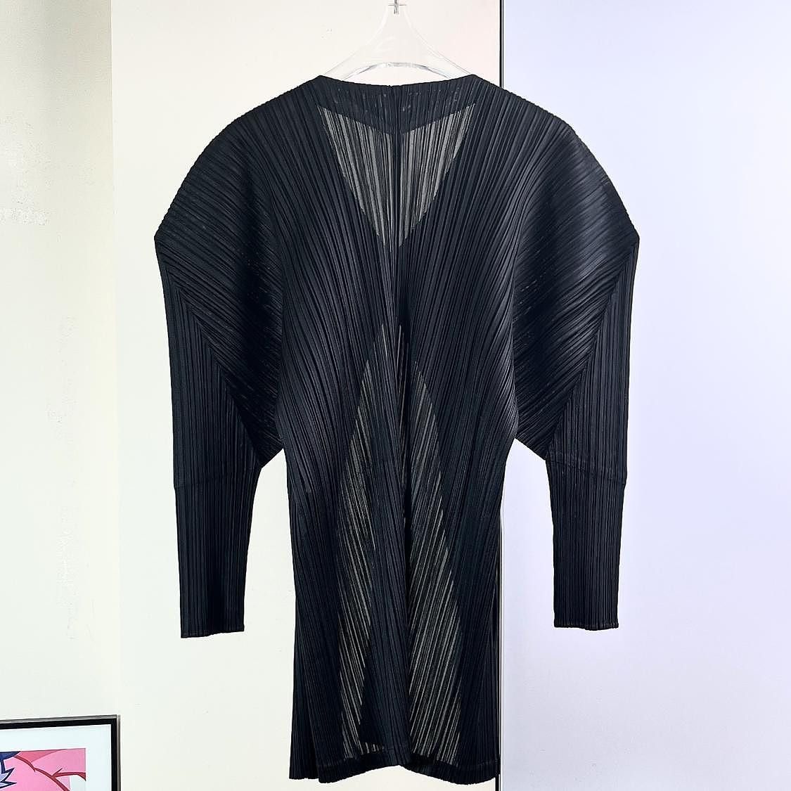 Pleats Please Issey Miyake Pleats Please Issey Miyake Pleated Button Up Size 3 Size M / US 6-8 / IT 42-44 - 2 Thumbnail