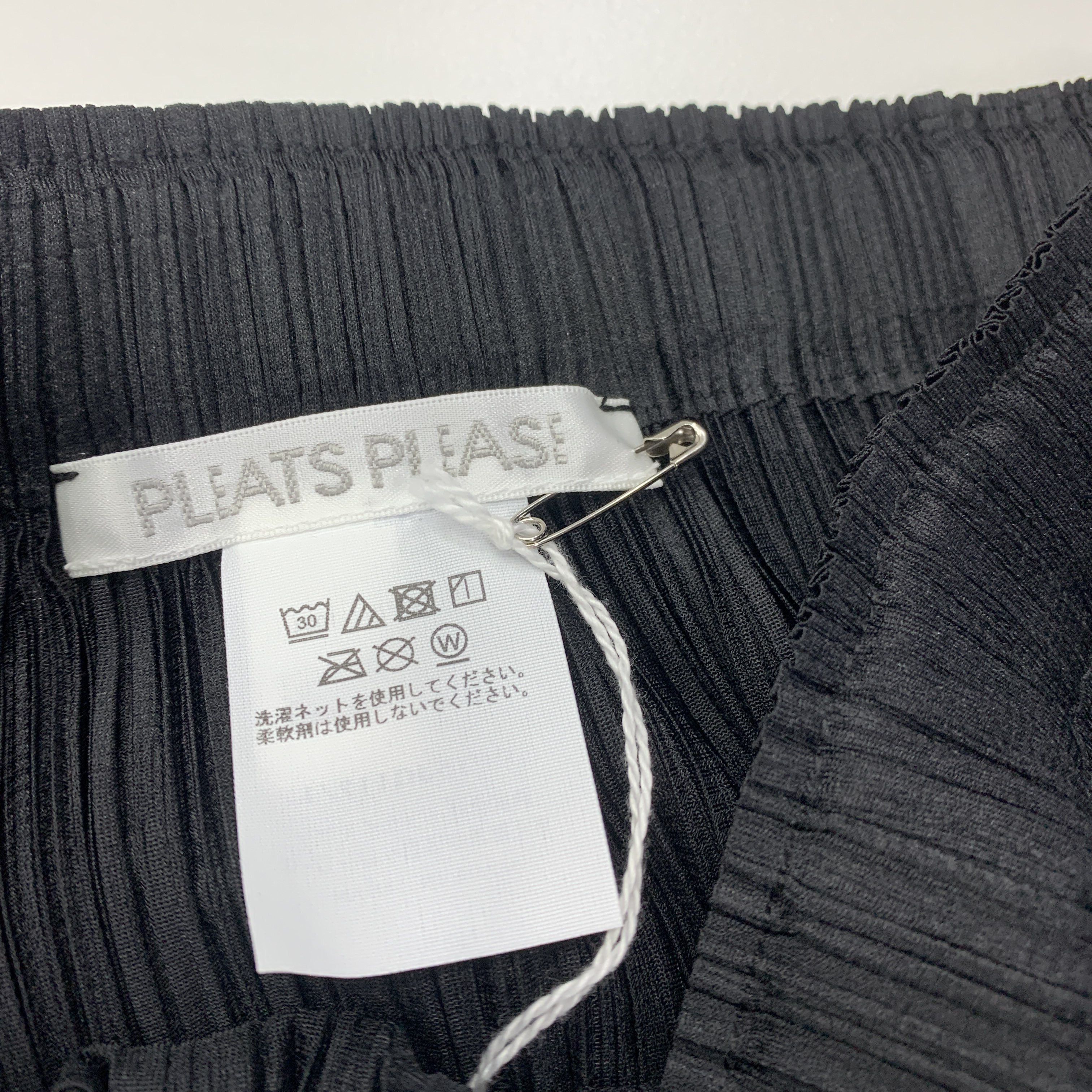 Pleats Please Issey Miyake Pleats Please Issey Miyake Black Pleated Maxi Skirt Size 1 Size 27" / US 4 / IT 40 - 3 Thumbnail