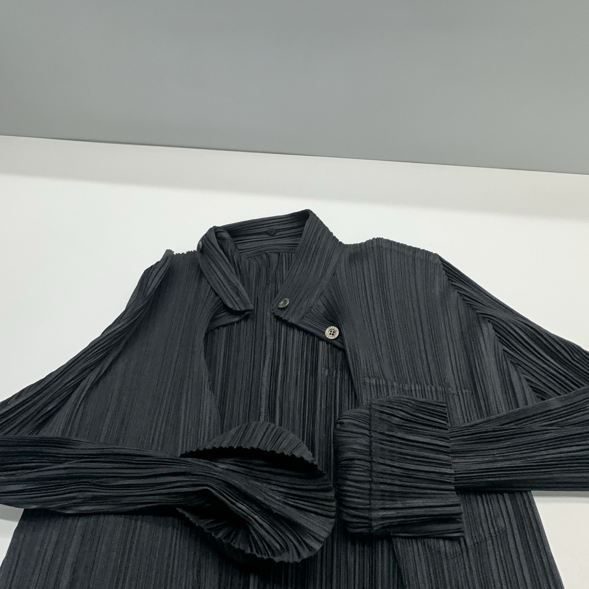 Pleats Please Issey Miyake Pleats Please Issey Miyake Pleated Button Up Size 3 Size M / US 6-8 / IT 42-44 - 7 Thumbnail
