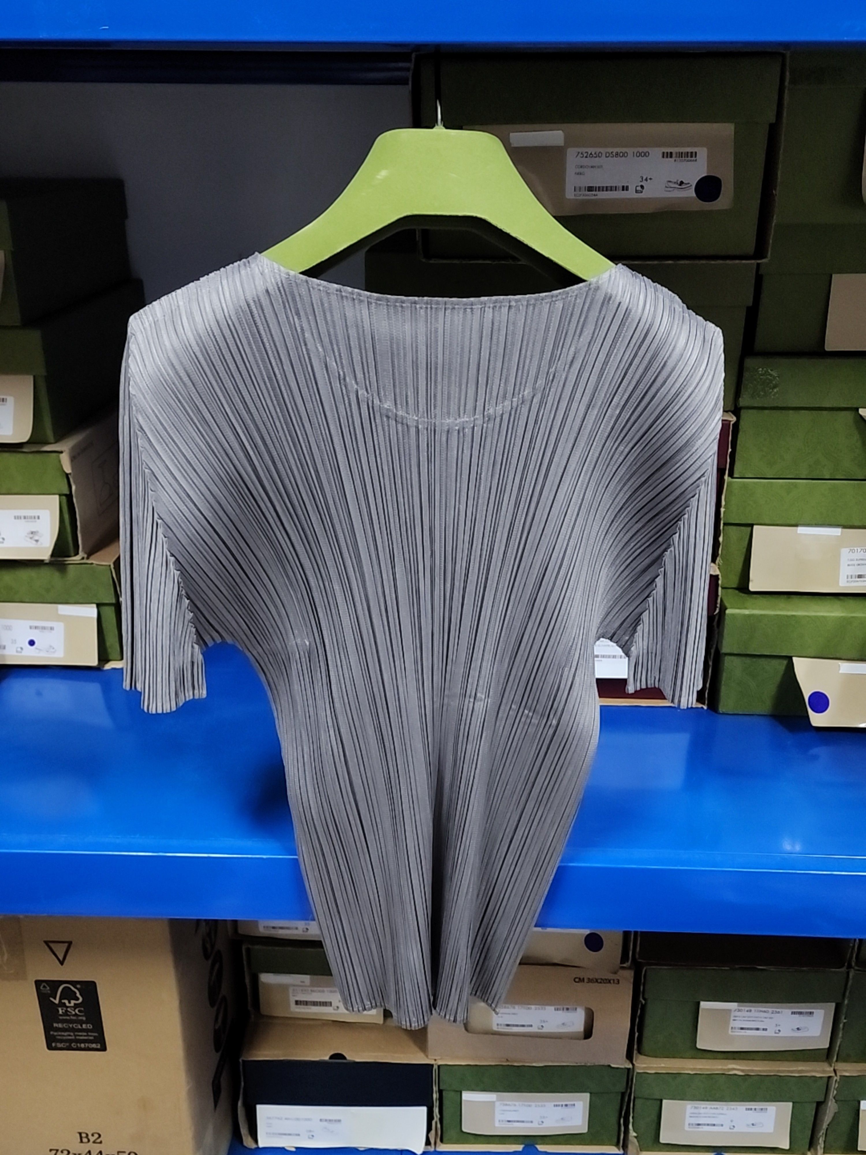 Pleats Please Issey Miyake PLEATS PLEASE ISSEY MIYAKE Pleated Top Size 3 Size M / US 6-8 / IT 42-44 - 2 Thumbnail