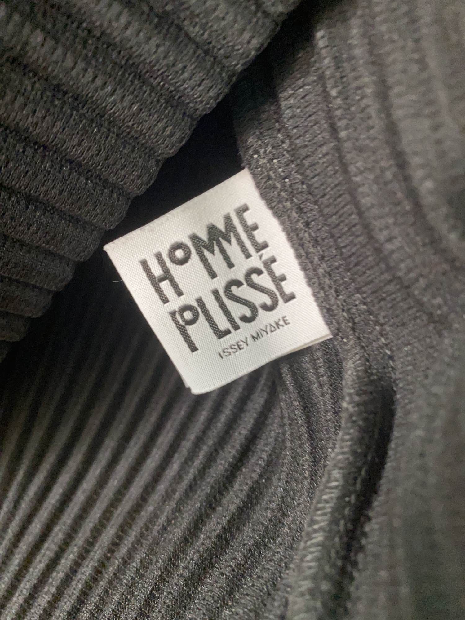 Issey Miyake Homme Plissé Issey Miyake Pleated Short Sleeve T-Shirt Size Size US L / EU 52-54 / 3 - 3 Thumbnail