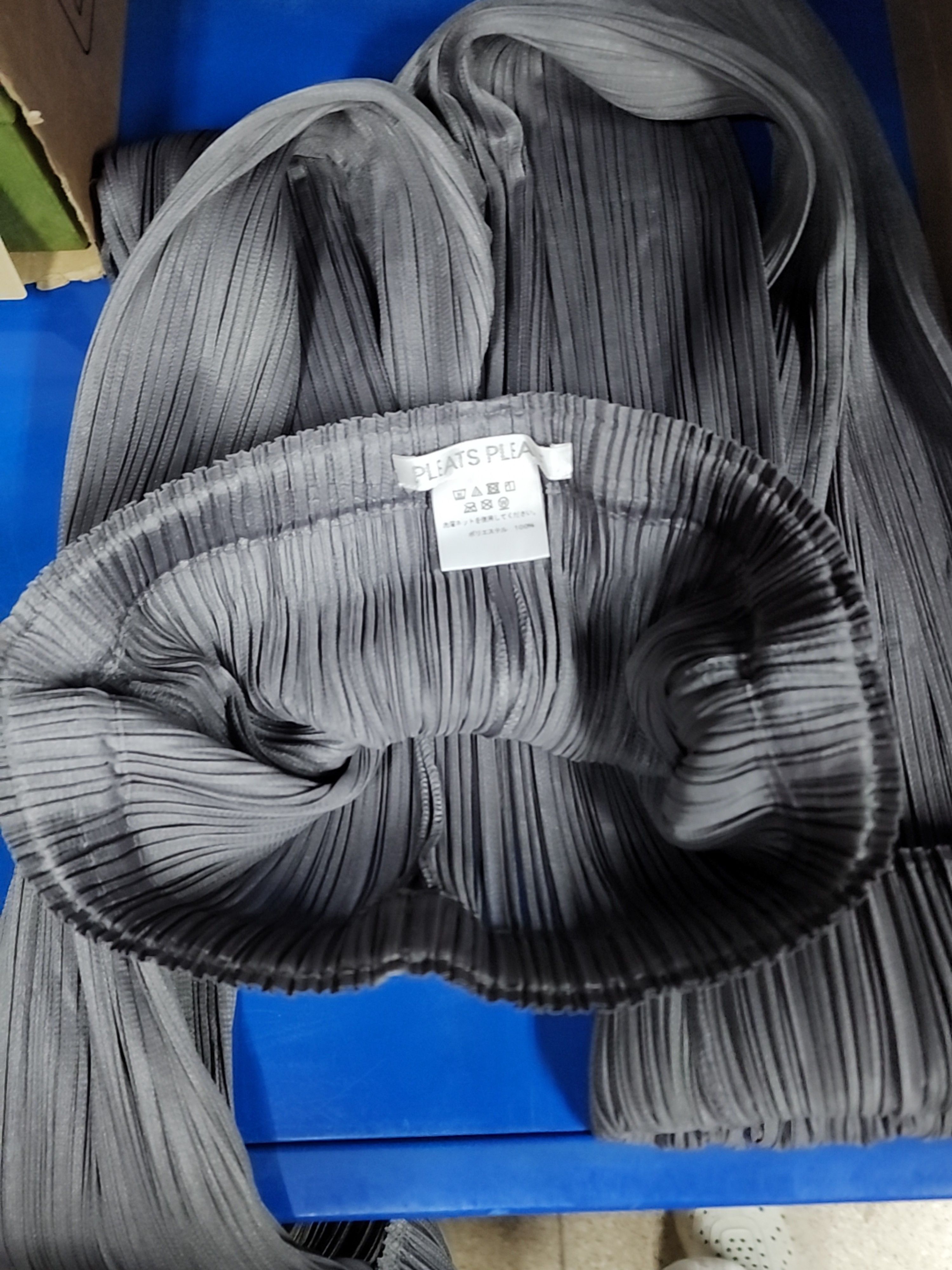 Pleats Please Issey Miyake PLEATS PLEASE ISSEY MIYAKE Pleated Pants Size 0 Size 25" / US 0 / IT 36 - 7 Thumbnail