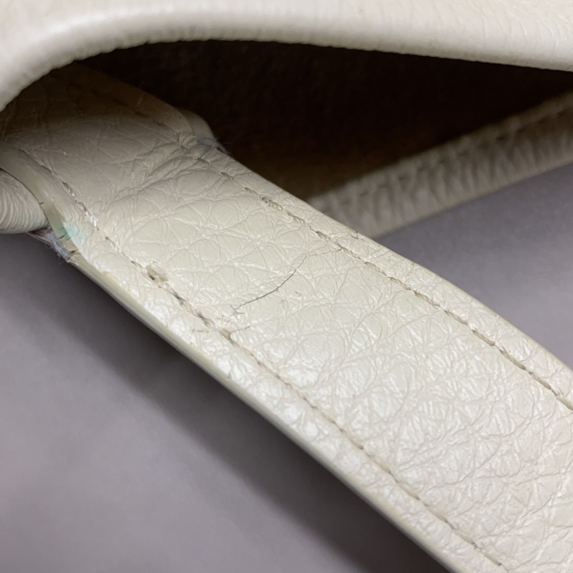 The Row The Row Off-White Leather Bucket Bag Size ONE SIZE - 10 Thumbnail