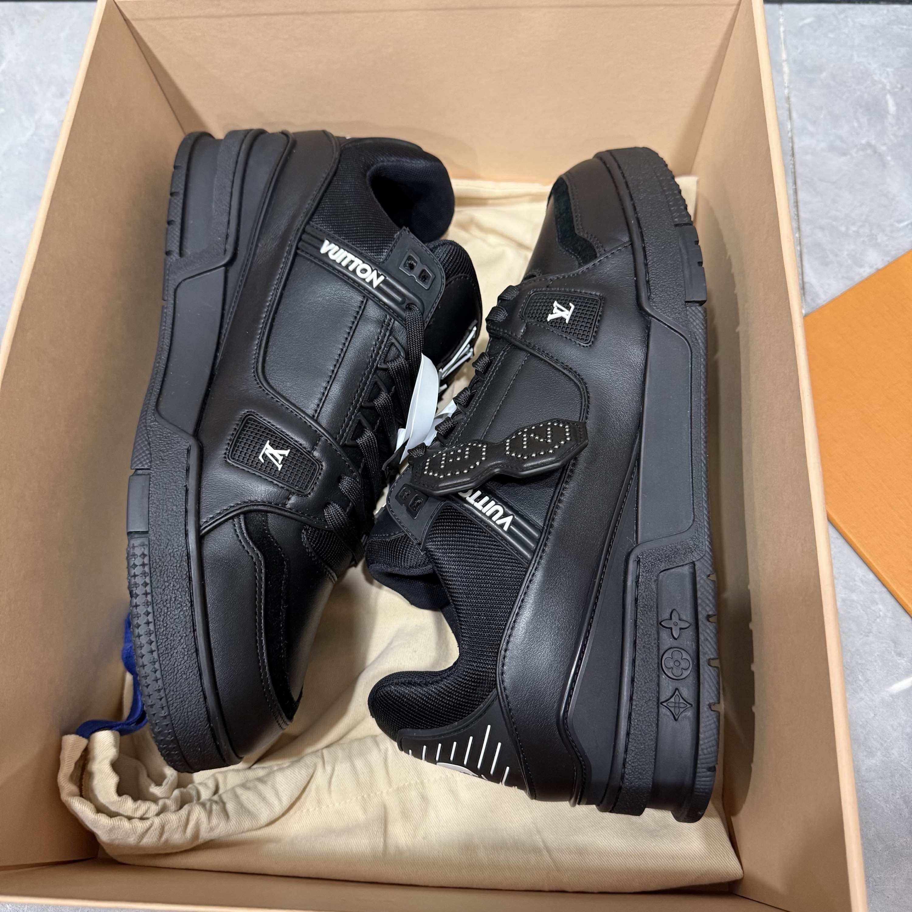 Louis Vuitton Louis Vuitton x Nigo Trainer Sneakers US 9 / EU 42 Size US 9 / EU 42 - 8 Thumbnail