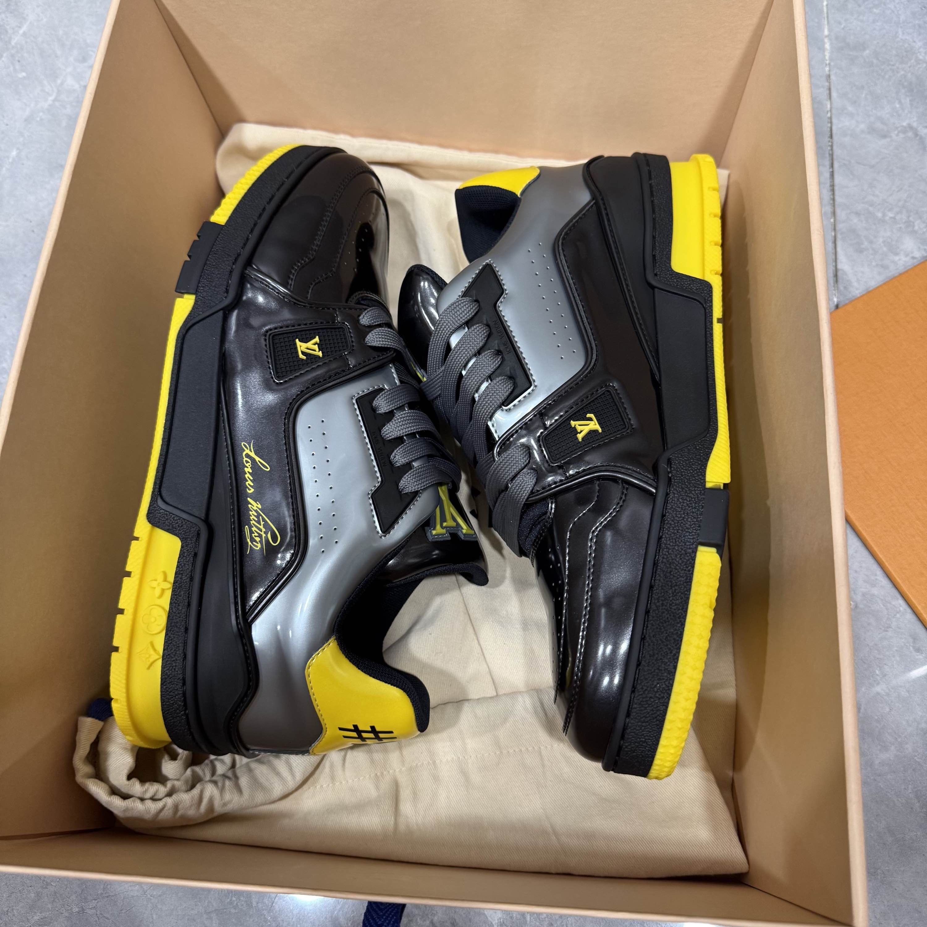 Louis Vuitton Louis Vuitton Trainer Low Top Sneakers 40.5 Size US 7.5 / EU 40-41 - 6 Thumbnail