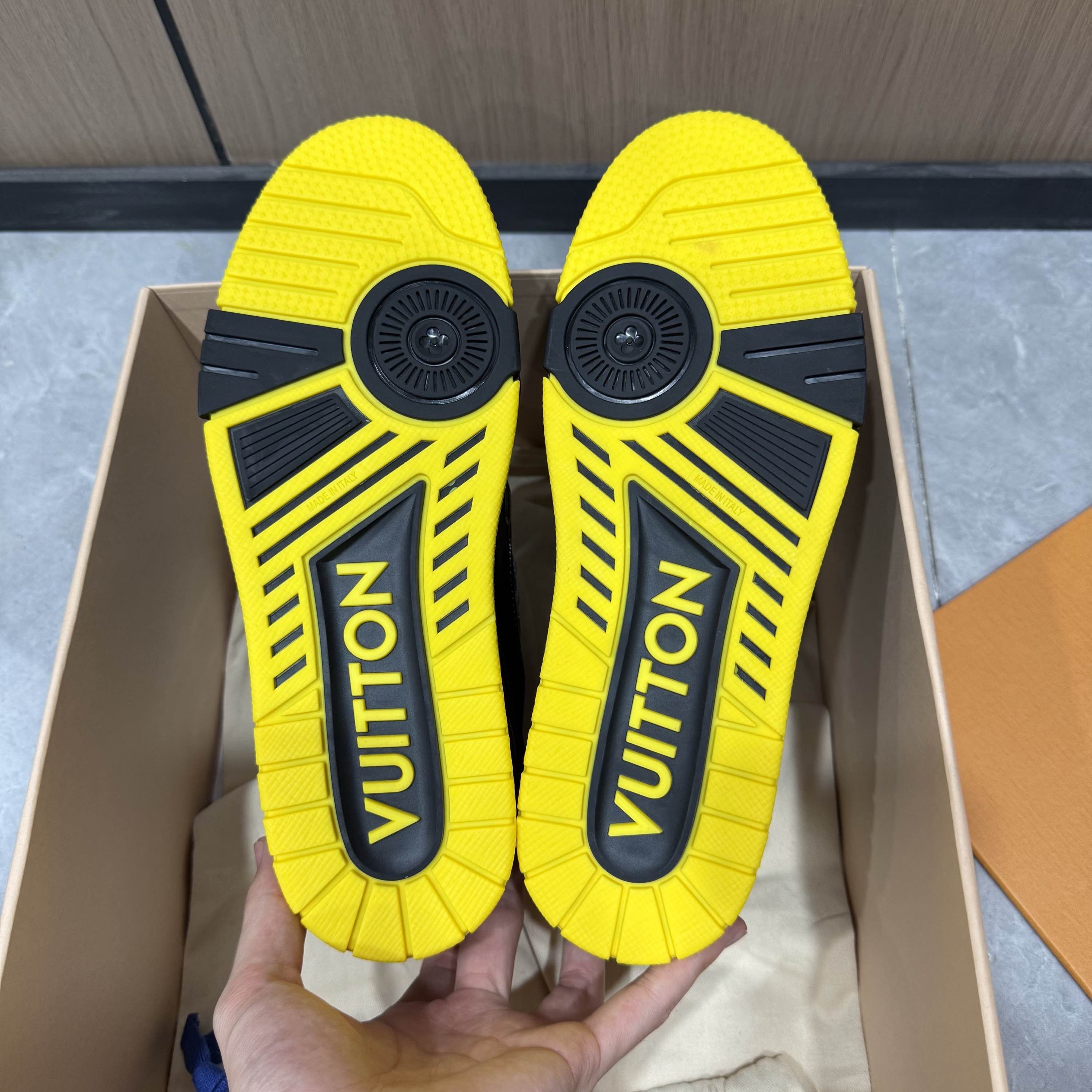 Louis Vuitton Louis Vuitton Trainer Low Top Sneakers 40.5 Size US 7.5 / EU 40-41 - 4 Thumbnail