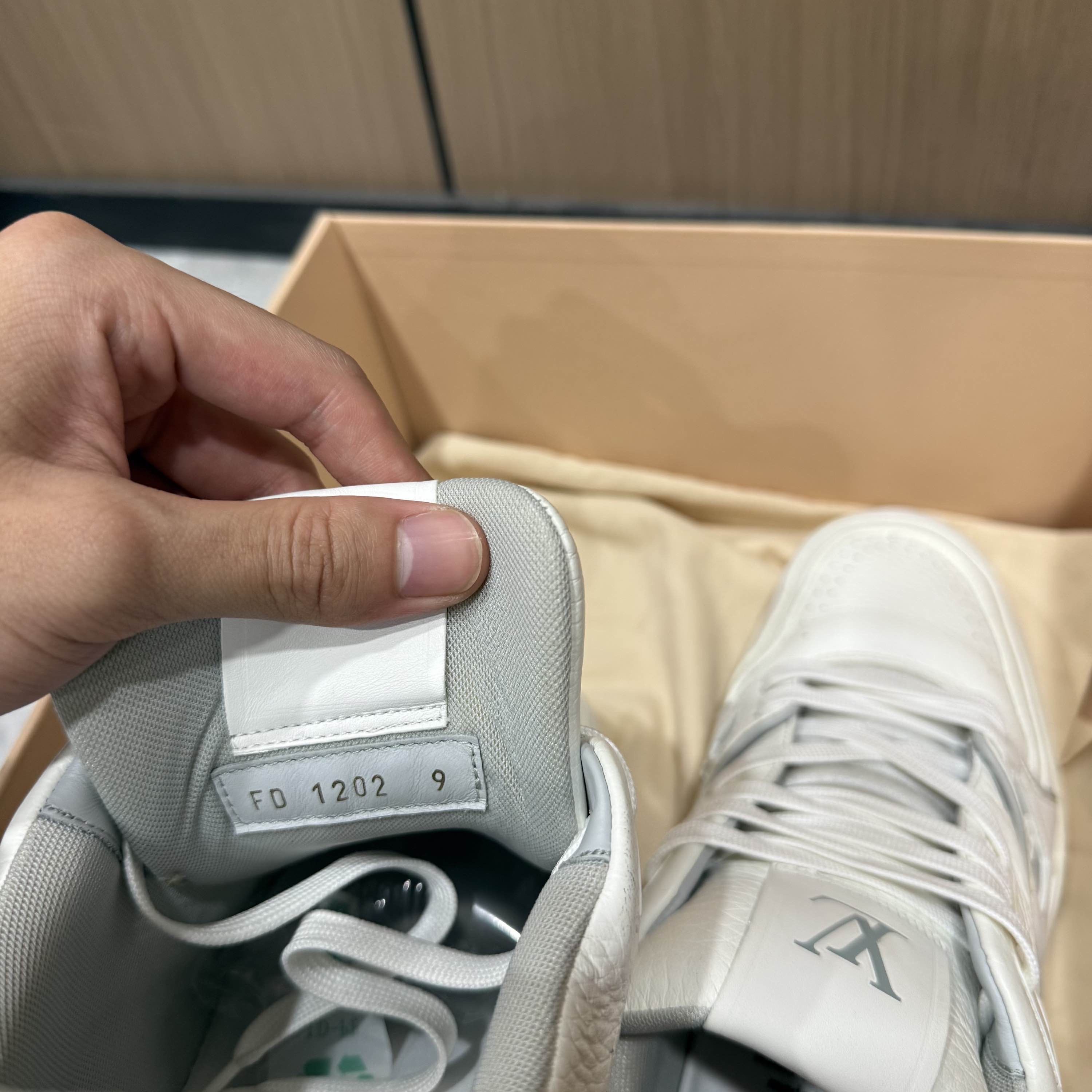 Louis Vuitton Louis Vuitton Trainer Low-Top Sneakers Size 10 Size US 10 / EU 43 - 5 Thumbnail