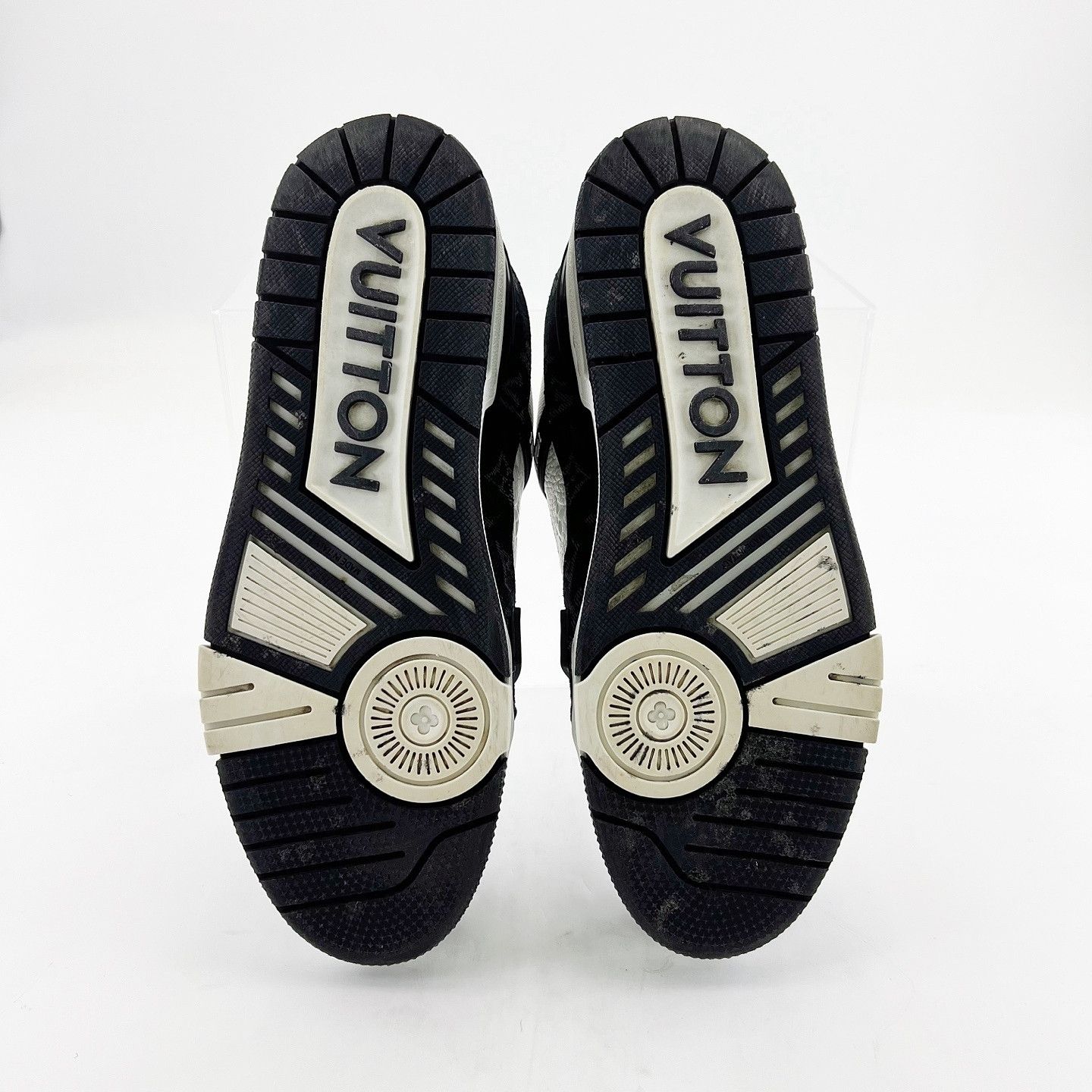 Louis Vuitton Louis Vuitton Monogram Trainer Sneakers Size 10 Size US 10 / EU 43 - 4 Thumbnail