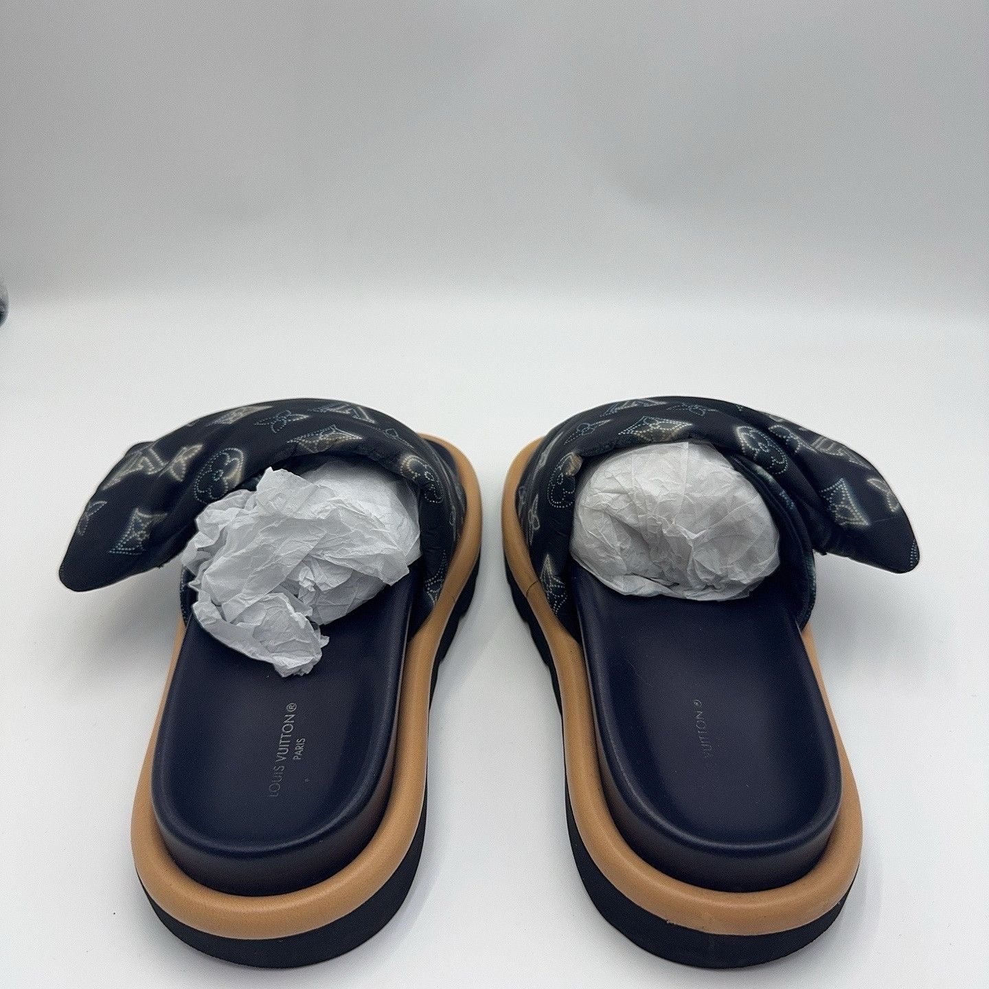 Louis Vuitton Louis Vuitton Pool Pillow Monogram Sandals Size 35 Size US 5 / IT 35 - 3 Thumbnail