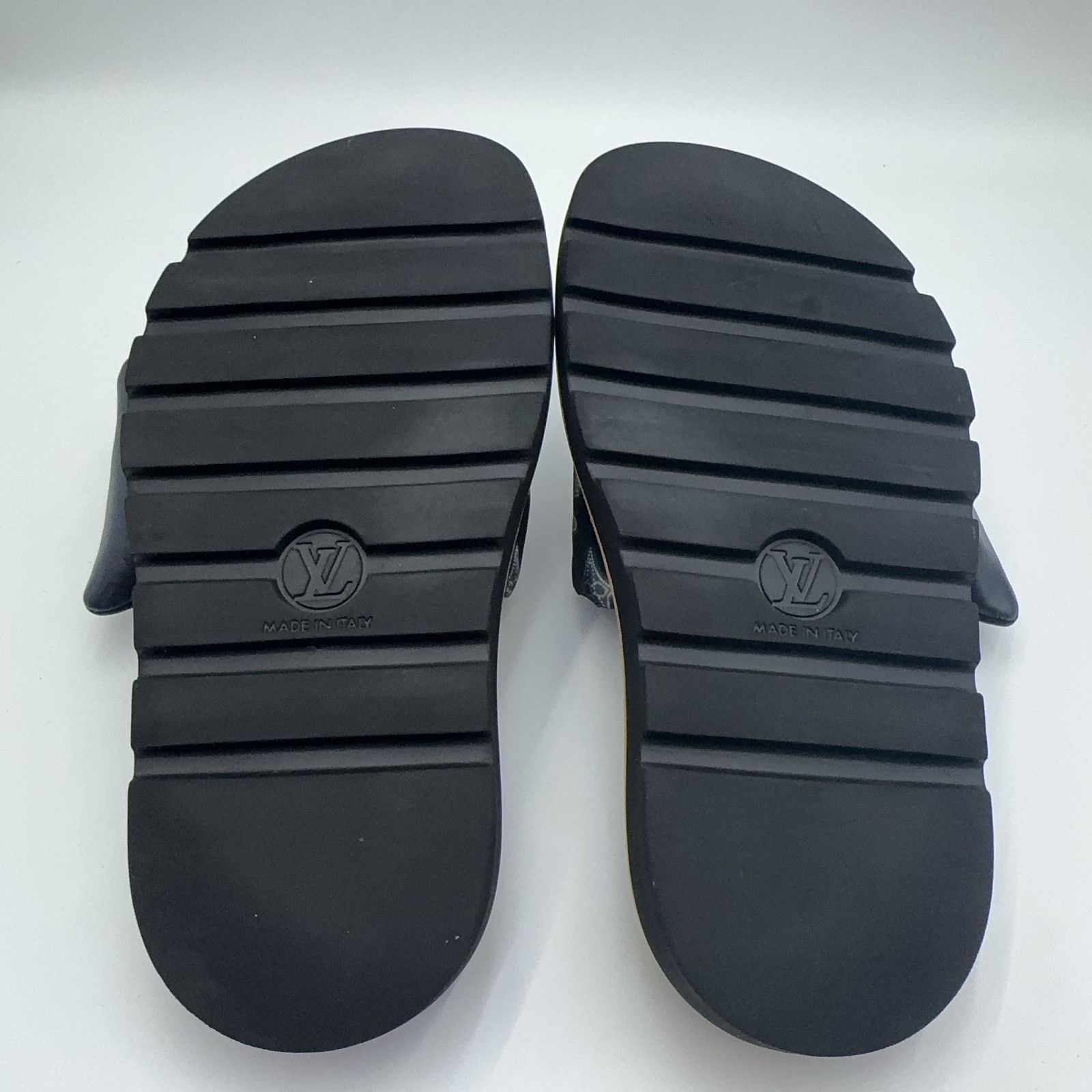 Louis Vuitton Louis Vuitton Pool Pillow Monogram Sandals Size 35 Size US 5 / IT 35 - 4 Thumbnail