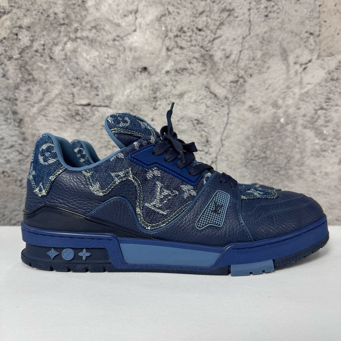 Louis Vuitton Louis Vuitton x Nigo Trainer Sneakers Blue Size 10 Size US 9 / EU 42 - 7 Thumbnail