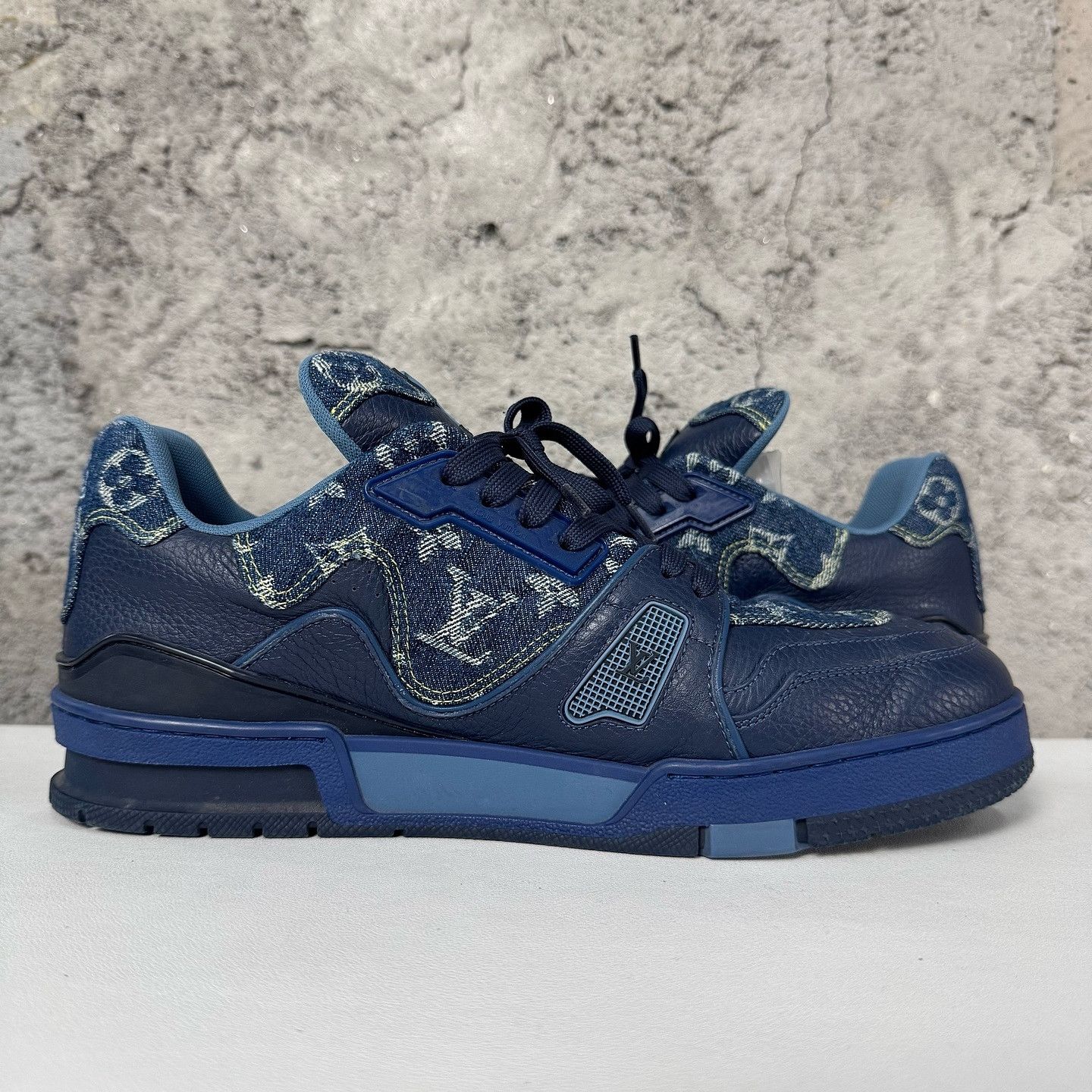 Louis Vuitton Louis Vuitton x Nigo Trainer Sneakers Blue Size 10 Size US 9 / EU 42 - 8 Thumbnail