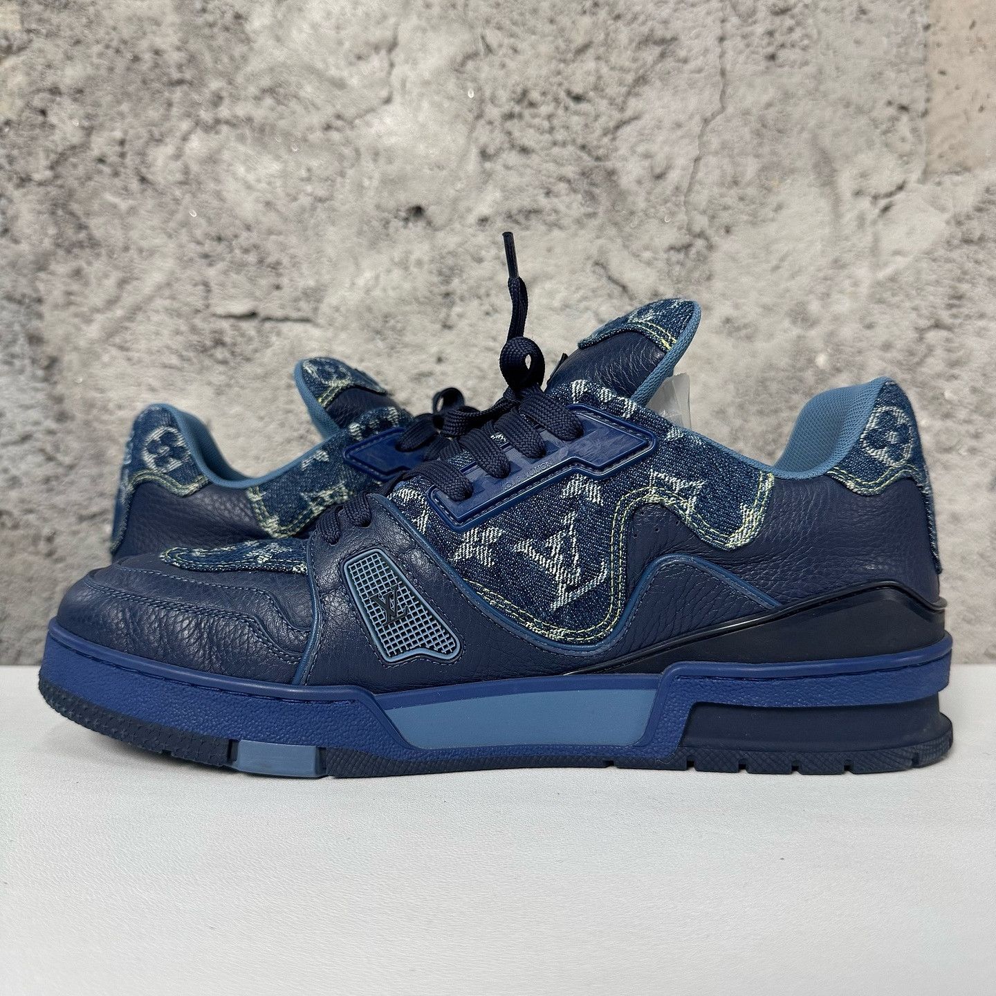 Louis Vuitton Louis Vuitton x Nigo Trainer Sneakers Blue Size 10 Size US 9 / EU 42 - 9 Thumbnail