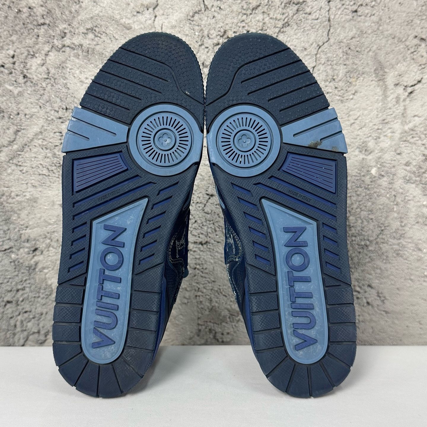 Louis Vuitton Louis Vuitton x Nigo Trainer Sneakers Blue Size 10 Size US 9 / EU 42 - 4 Thumbnail