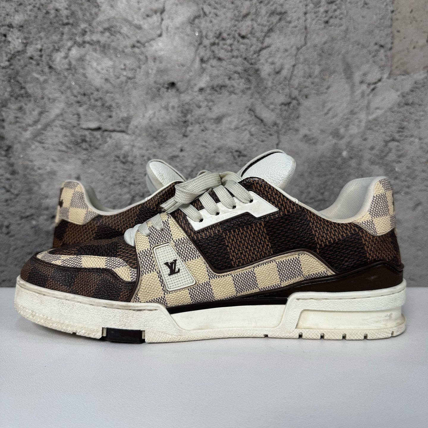 Louis Vuitton Louis Vuitton Damier Trainer Sneakers Size 9 Size US 9 / EU 42 - 9 Thumbnail