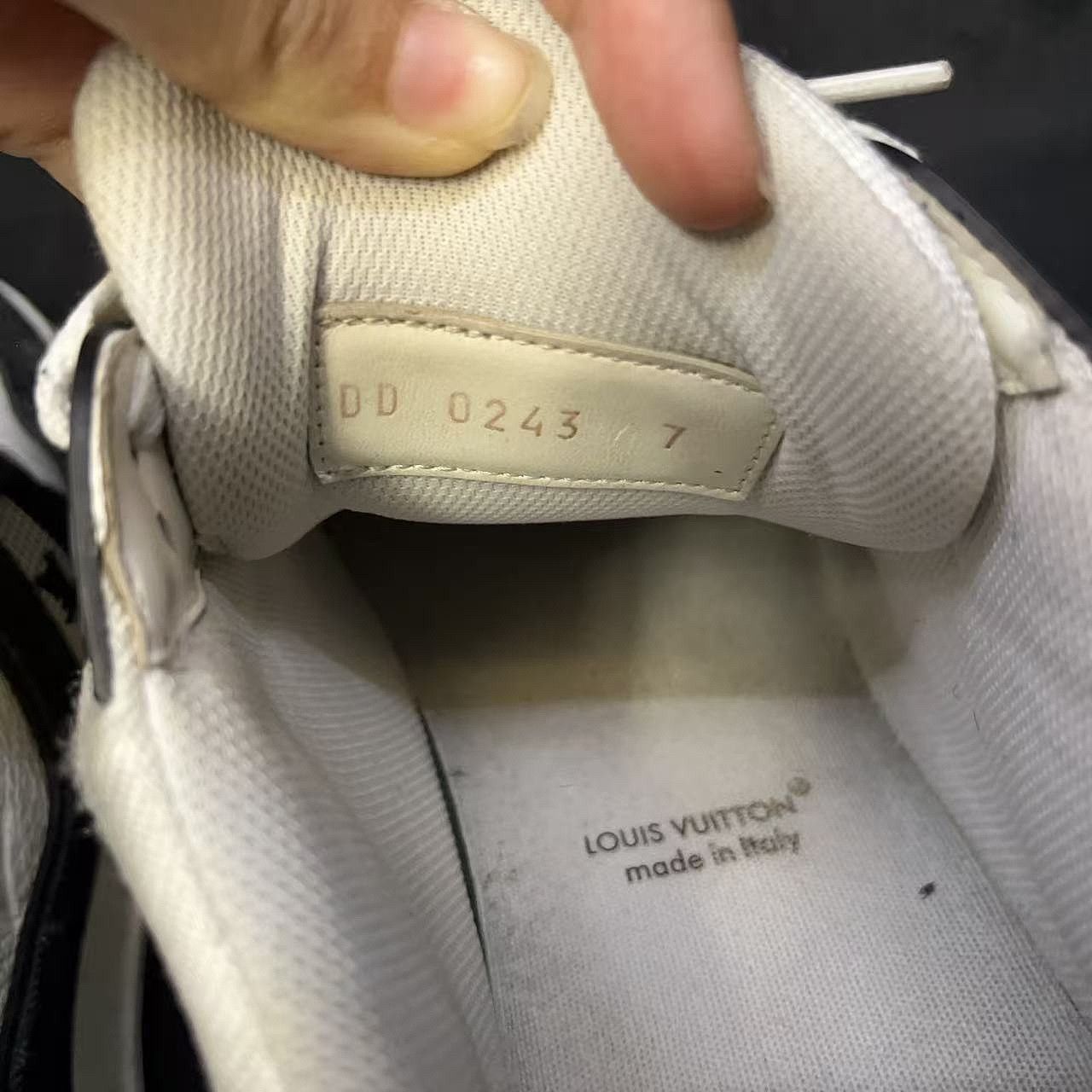 Louis Vuitton Louis Vuitton Trainer Low-Top Sneakers Size 8 Size US 8 / EU 41 - 5 Thumbnail