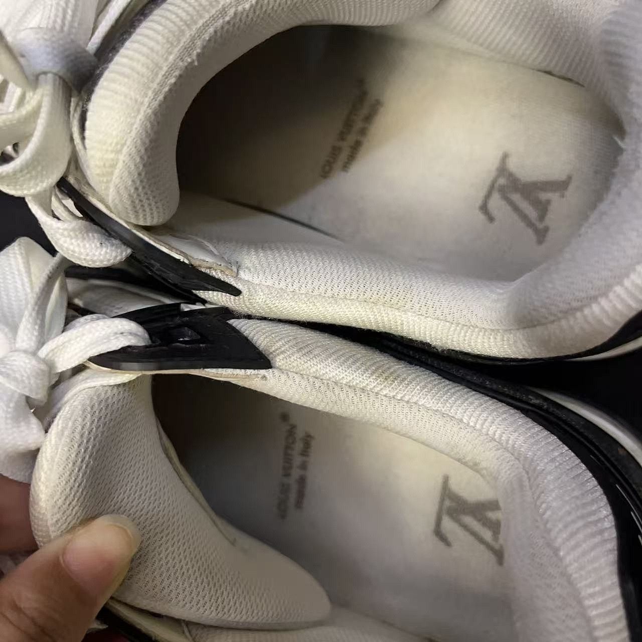 Louis Vuitton Louis Vuitton Trainer Low-Top Sneakers Size 8 Size US 8 / EU 41 - 7 Thumbnail
