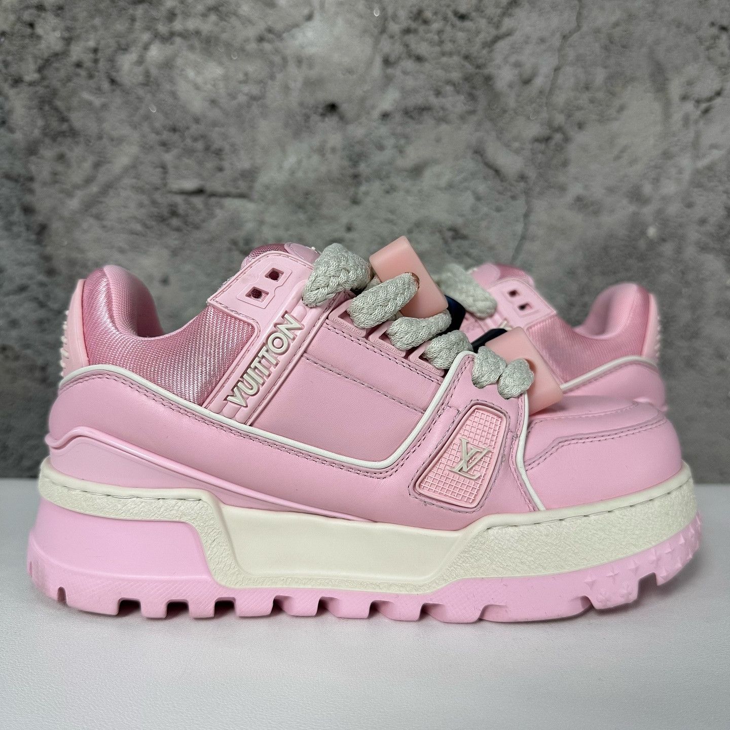 Louis Vuitton Louis Vuitton Pink Trainer Maxi Sneakers Size 35 Size US 5 / IT 35 - 8 Thumbnail