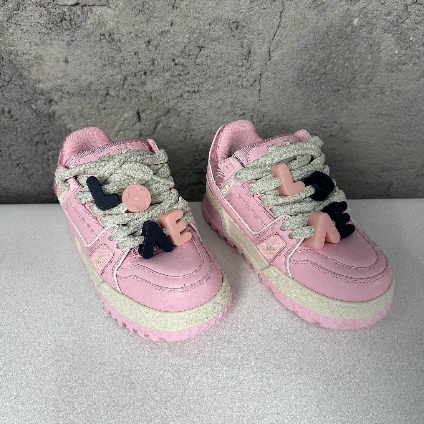 Louis Vuitton Louis Vuitton Pink Trainer Maxi Sneakers Size 35 Size US 5 / IT 35 - 6 Thumbnail