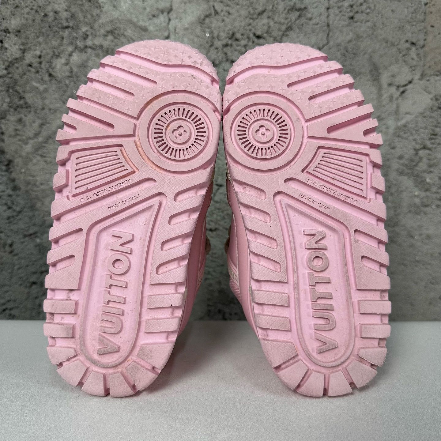 Louis Vuitton Louis Vuitton Pink Trainer Maxi Sneakers Size 35 Size US 5 / IT 35 - 4 Thumbnail