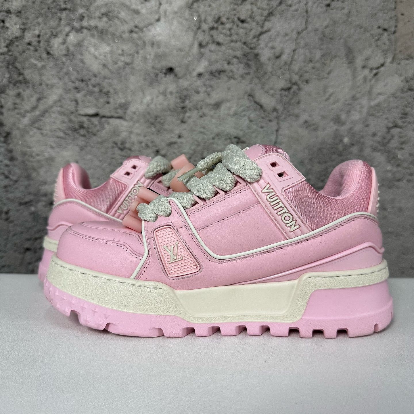 Louis Vuitton Louis Vuitton Pink Trainer Maxi Sneakers Size 35 Size US 5 / IT 35 - 9 Thumbnail