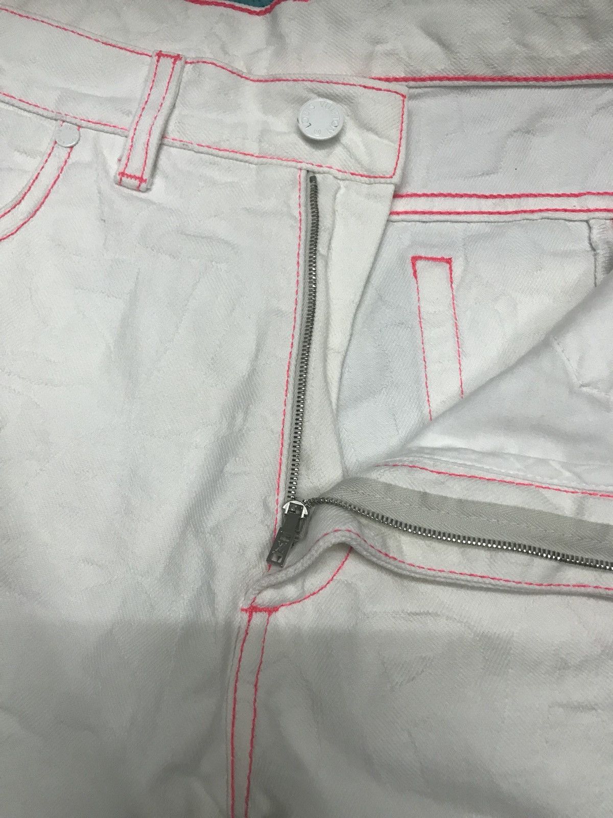 Louis Vuitton Louis Vuitton Pink Stich ‘Paris’ Monogram Spellout Jeans Size US 30 / EU 46 - 3 Thumbnail