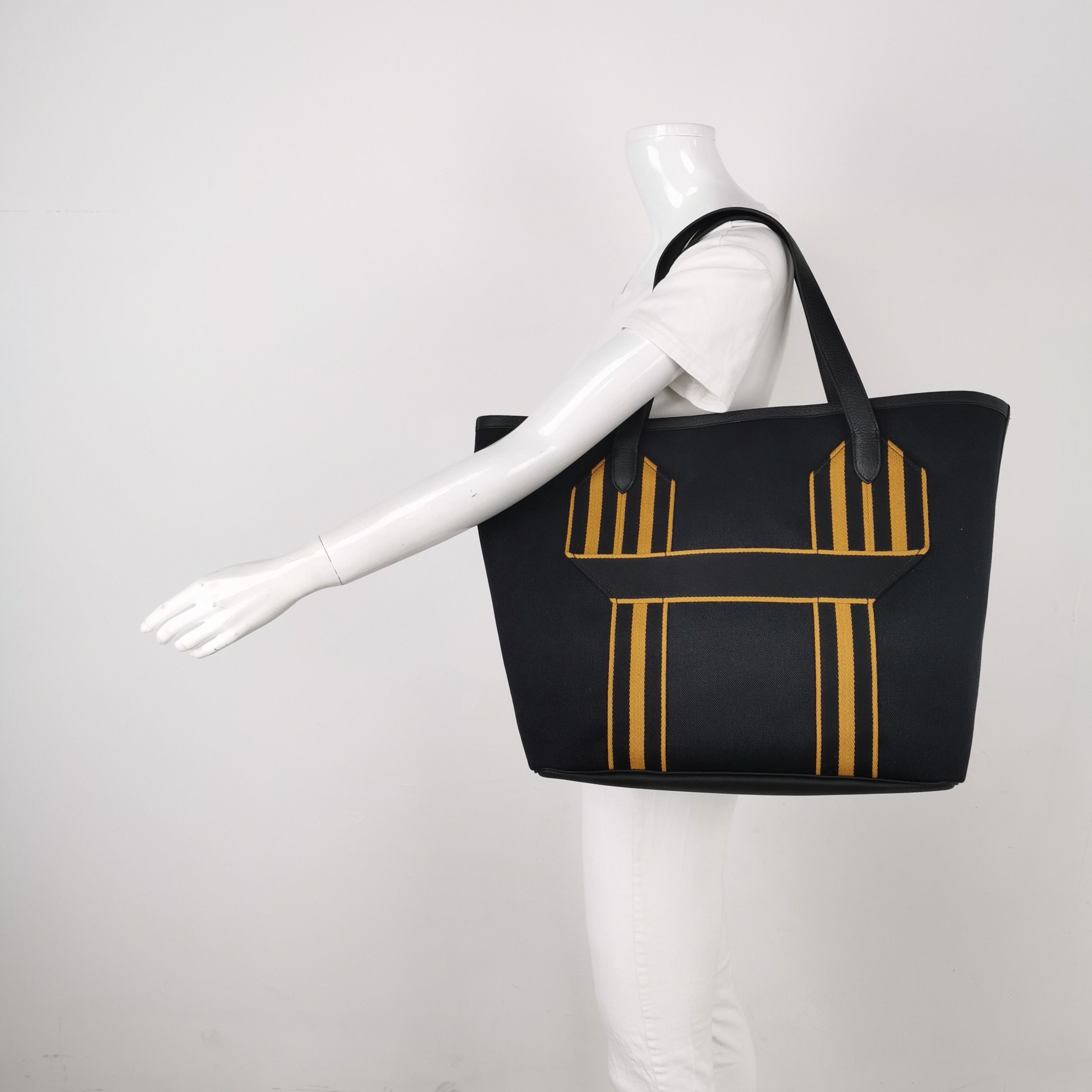 Hermes Hermes Women os Shoulder Bags Size ONE SIZE - 2 Thumbnail