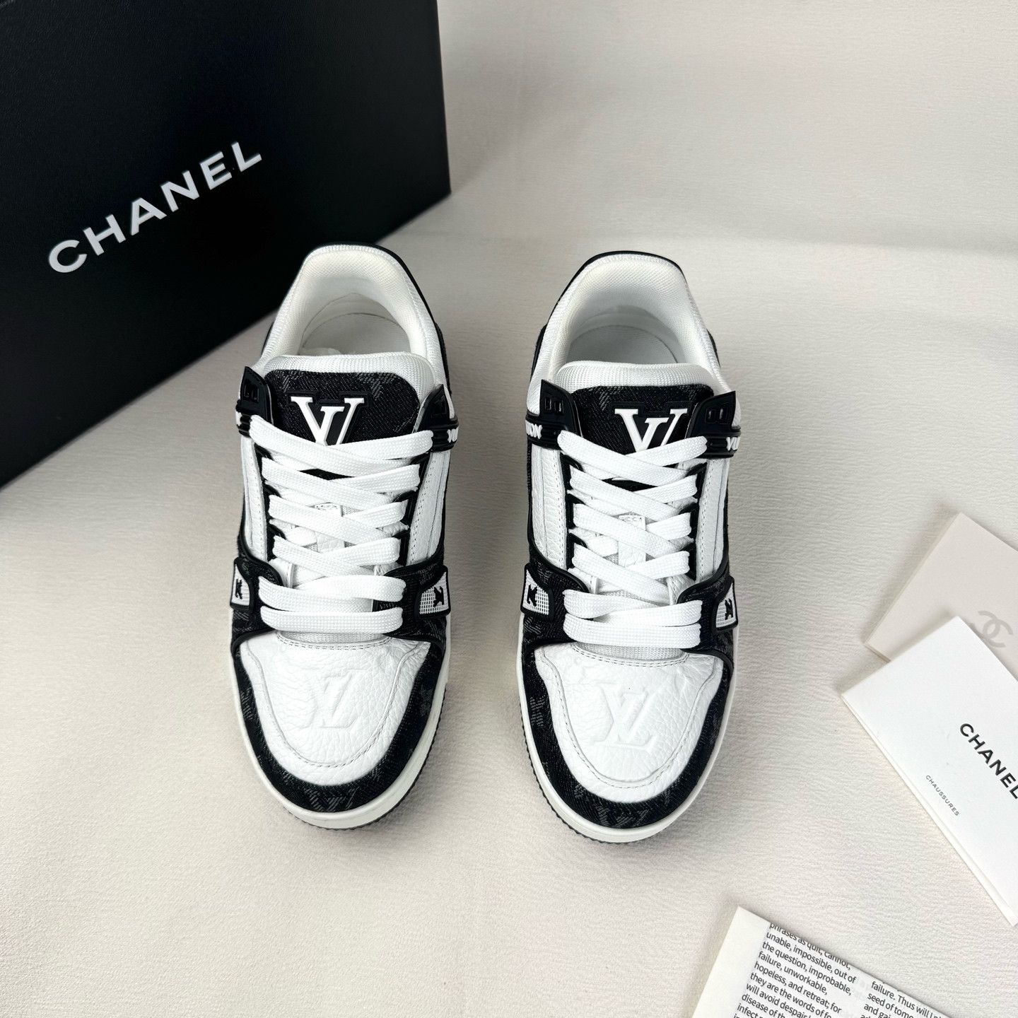 Louis Vuitton Louis Vuitton Trainer Low-Top Sneakers Size 34.5 Size US 4.5 / IT 34.5 - 2 Thumbnail
